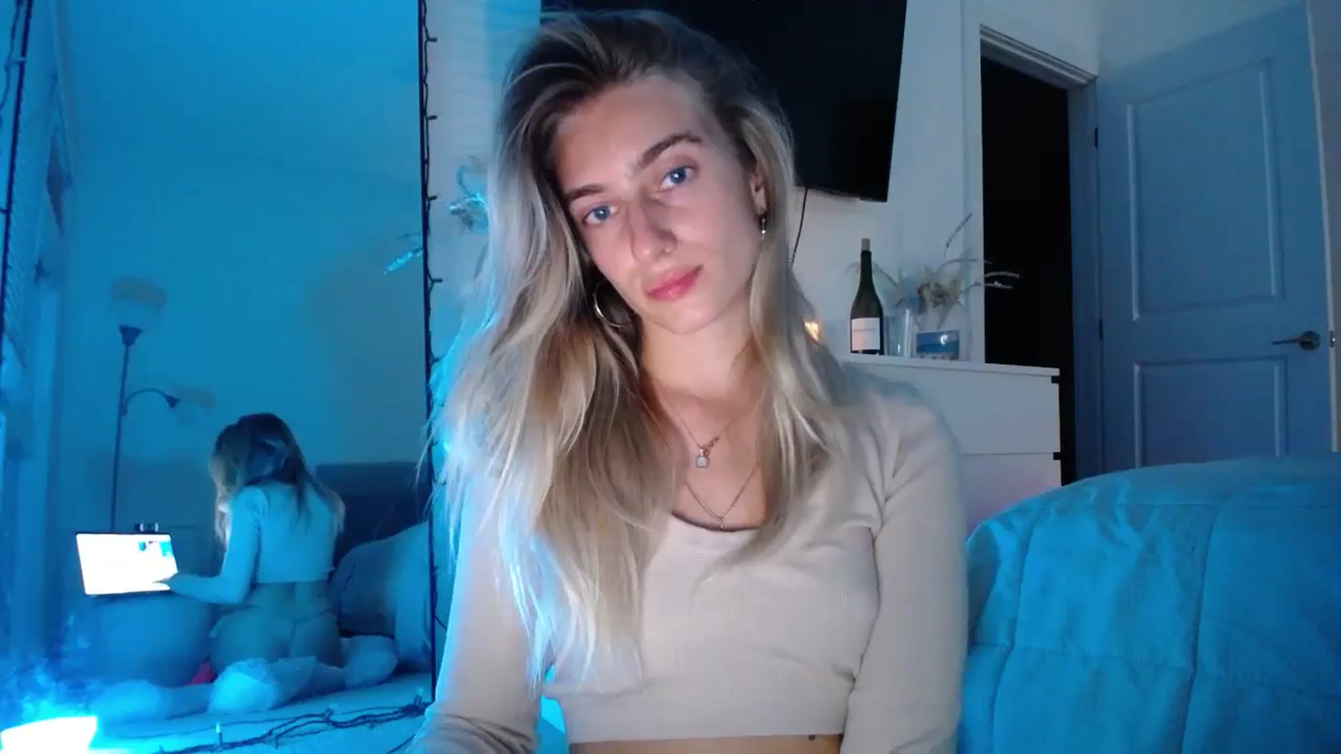 Gallery image thumbnail from Vodka_Queen's myfreecams stream on, 02/08/2024, 03:07 image 10 of 20