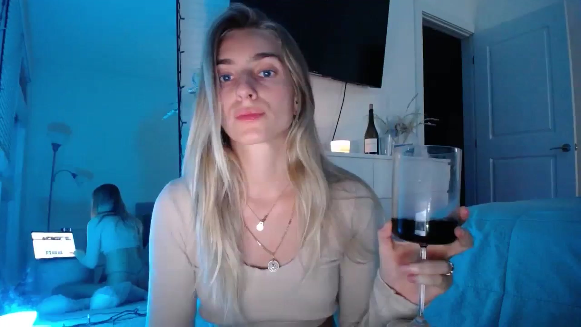 Gallery image thumbnail from Vodka_Queen's myfreecams stream on, 02/08/2024, 03:07 image 8 of 20