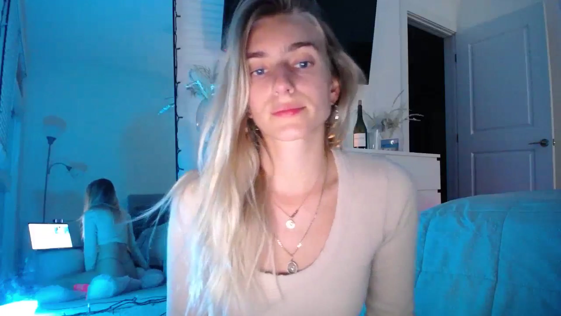 Gallery image thumbnail from Vodka_Queen's myfreecams stream on, 02/08/2024, 03:07 image 17 of 20