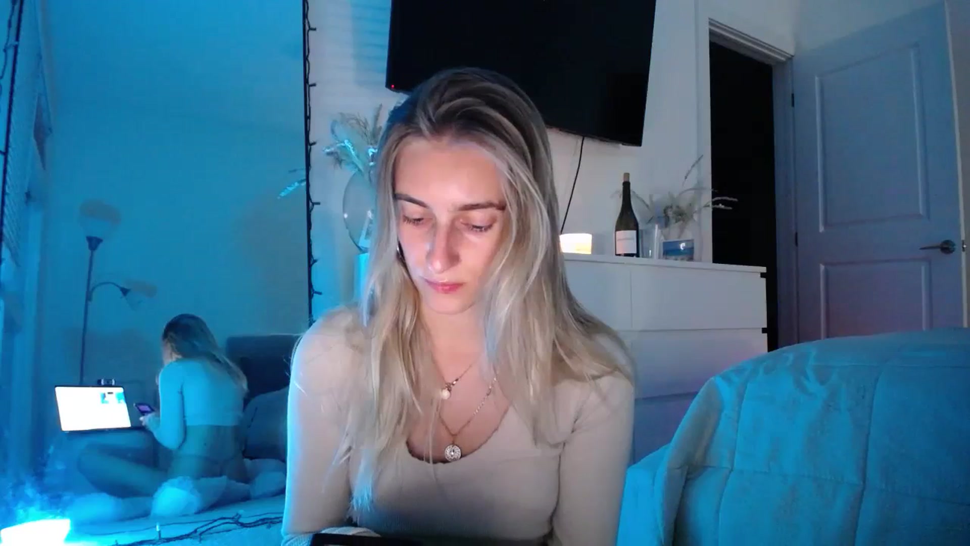 Gallery image thumbnail from Vodka_Queen's myfreecams stream on, 02/08/2024, 03:07 image 13 of 20