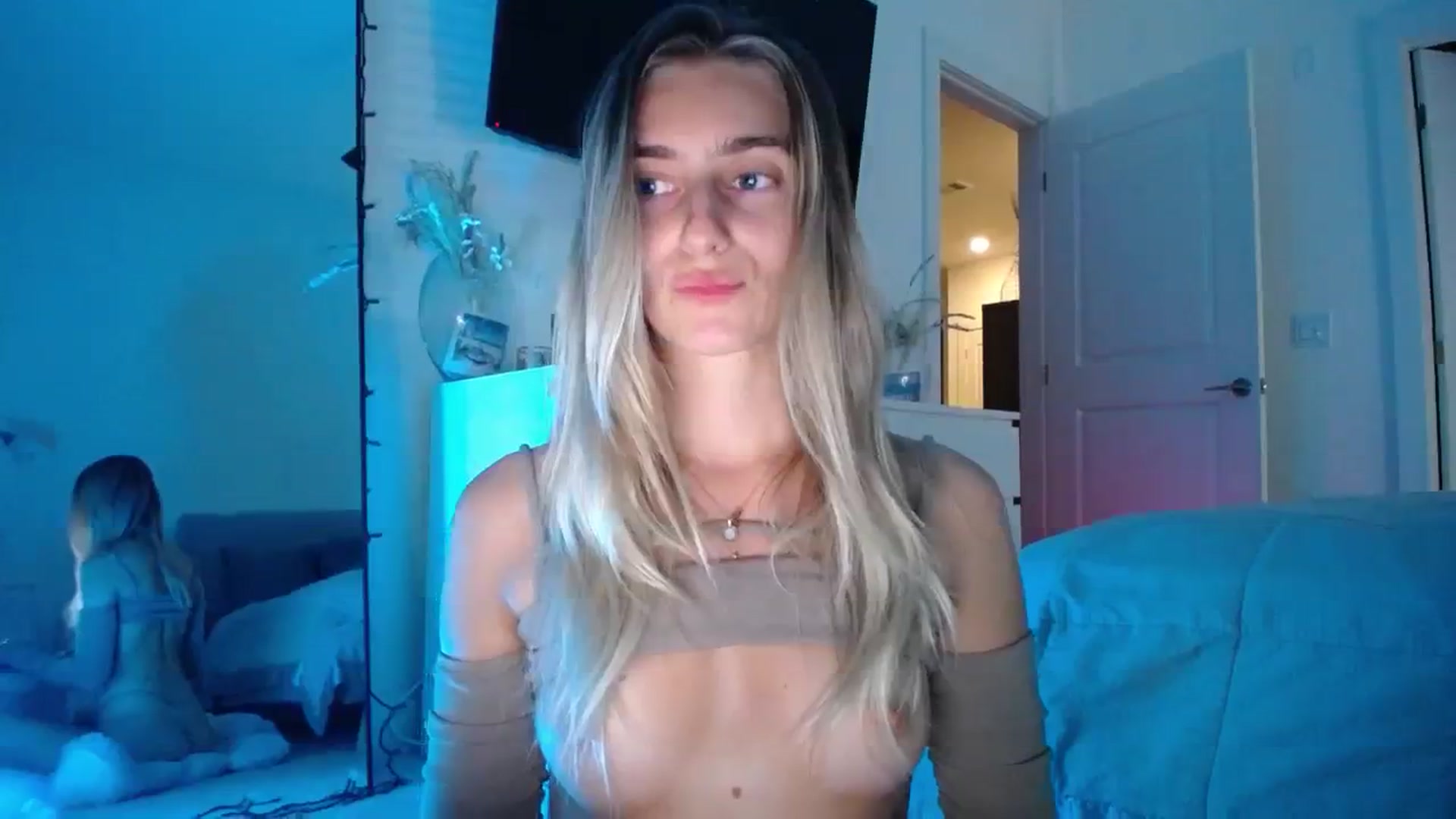 Gallery image thumbnail from Vodka_Queen's myfreecams stream on, 02/09/2024, 07:07 image 8 of 20