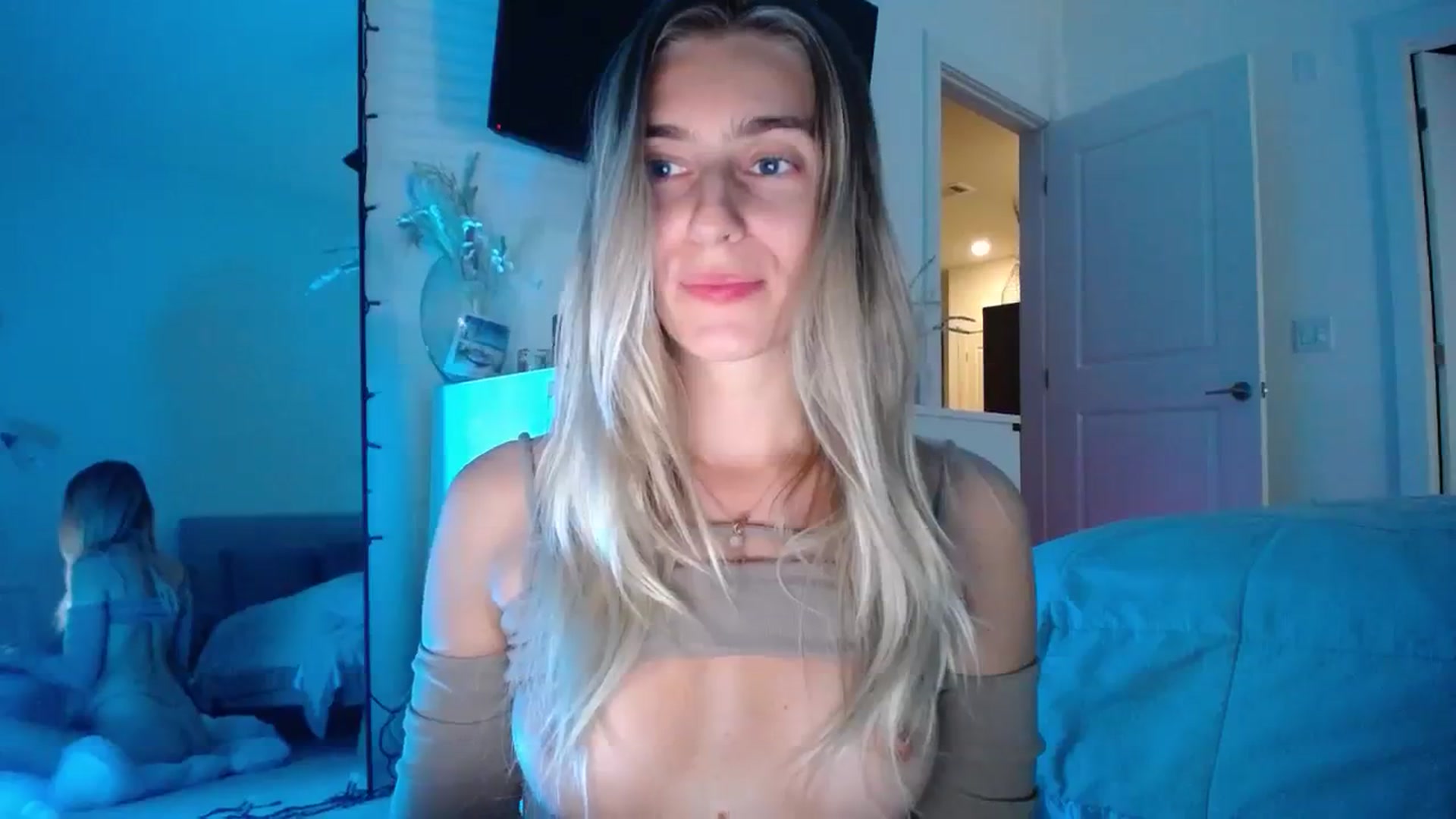 Gallery image thumbnail from Vodka_Queen's myfreecams stream on, 02/09/2024, 07:07 image 7 of 20