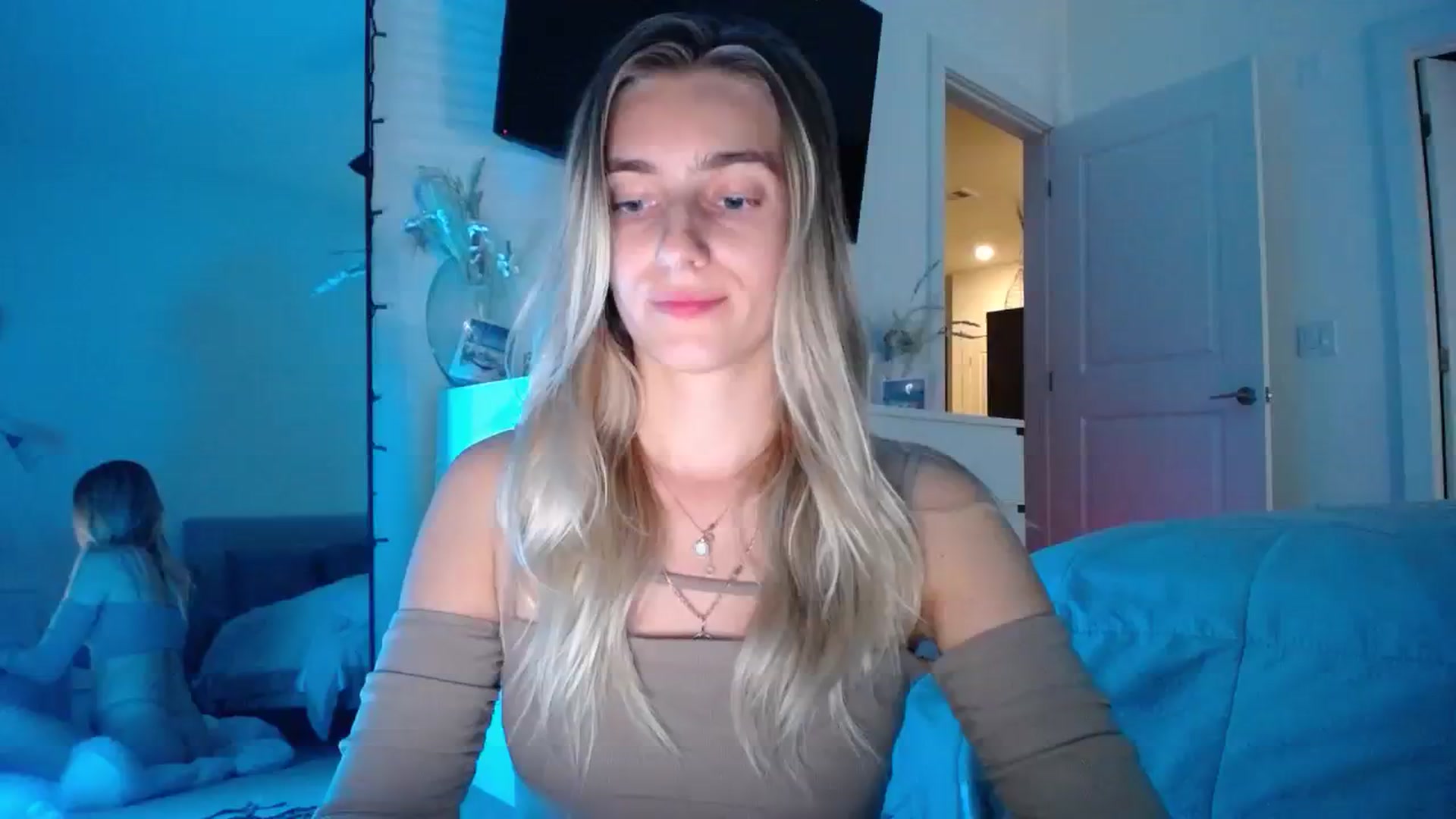 Gallery image thumbnail from Vodka_Queen's myfreecams stream on, 02/09/2024, 07:07 image 18 of 20