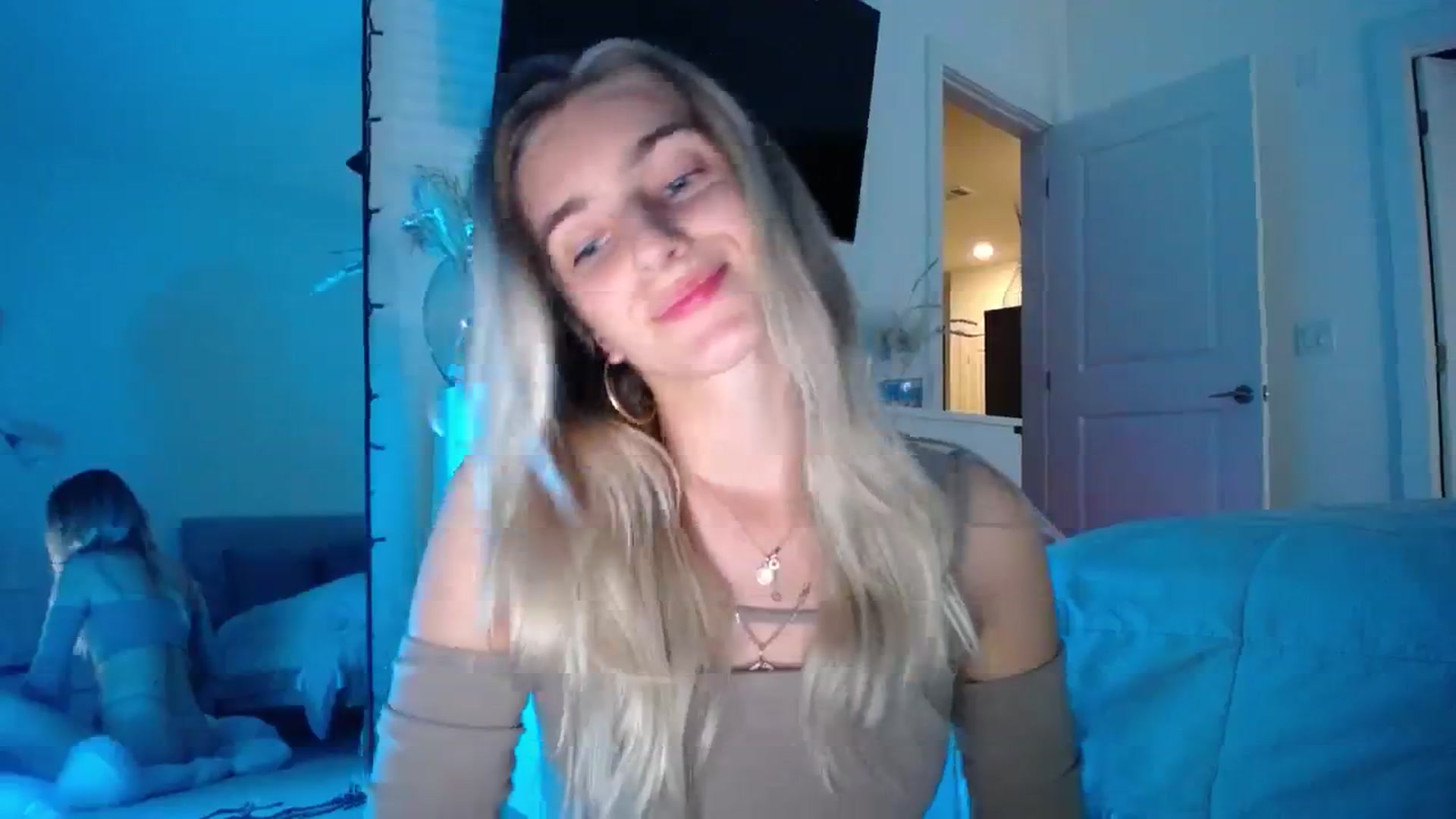 Gallery image thumbnail from Vodka_Queen's myfreecams stream on, 02/09/2024, 07:07 image 14 of 20