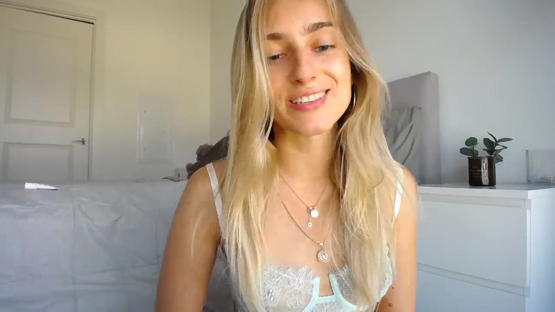 Gallery image thumbnail from Vodka_Queen's myfreecams stream on, 02/10/2024, 01:04 image 7 of 20