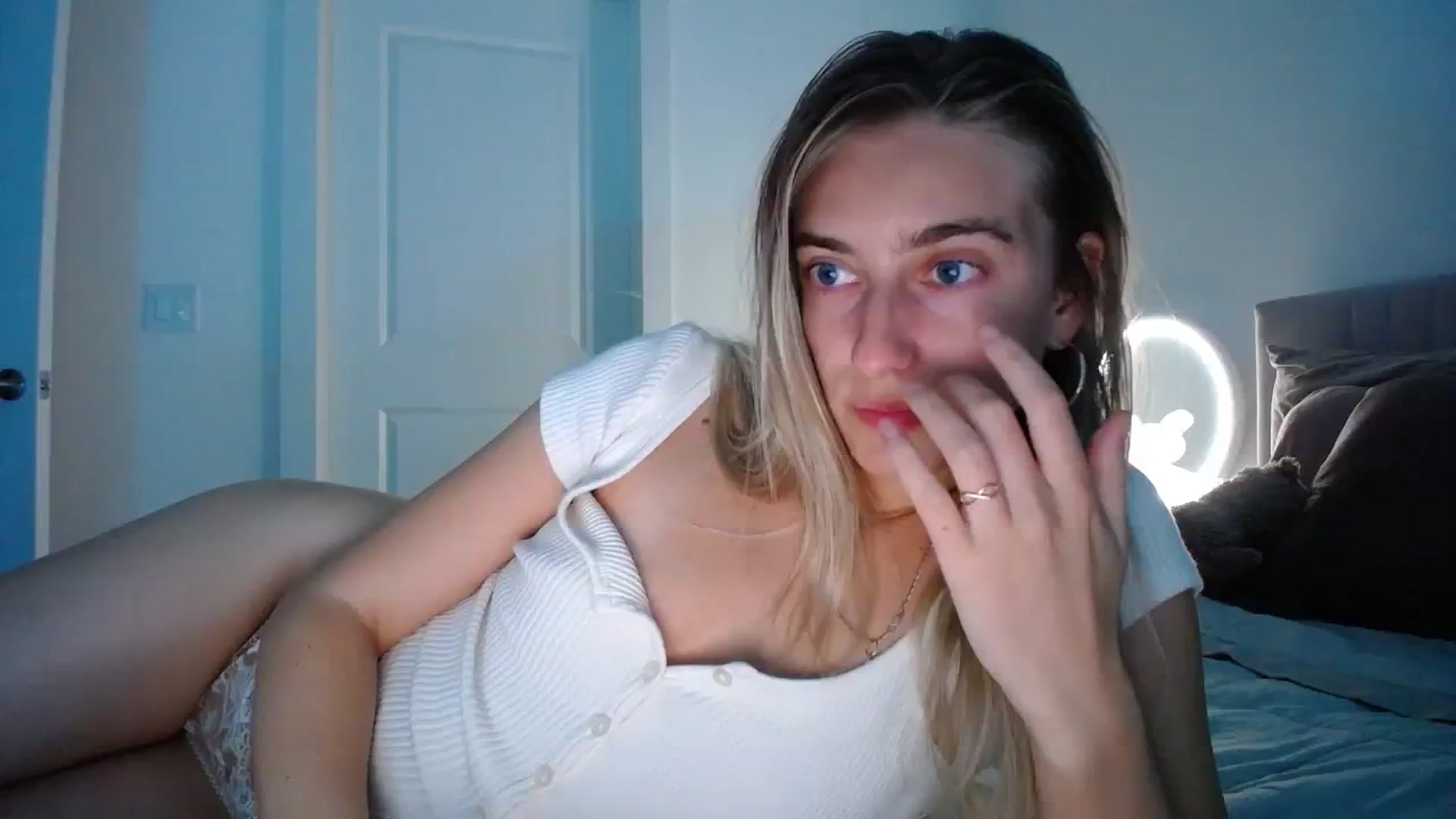 Gallery image thumbnail from Vodka_Queen's myfreecams stream on, 02/12/2024, 02:05 image 11 of 20