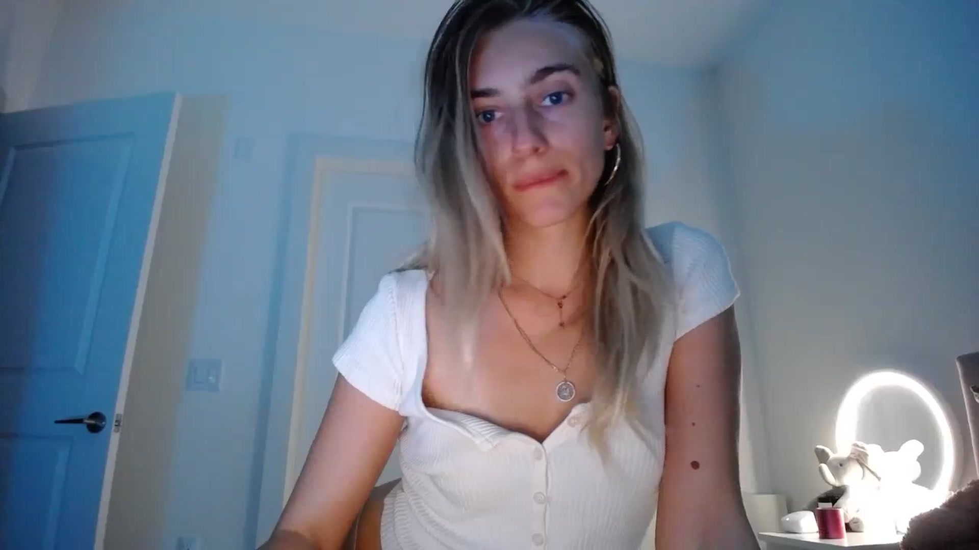 Gallery image thumbnail from Vodka_Queen's myfreecams stream on, 02/12/2024, 02:05 image 8 of 20