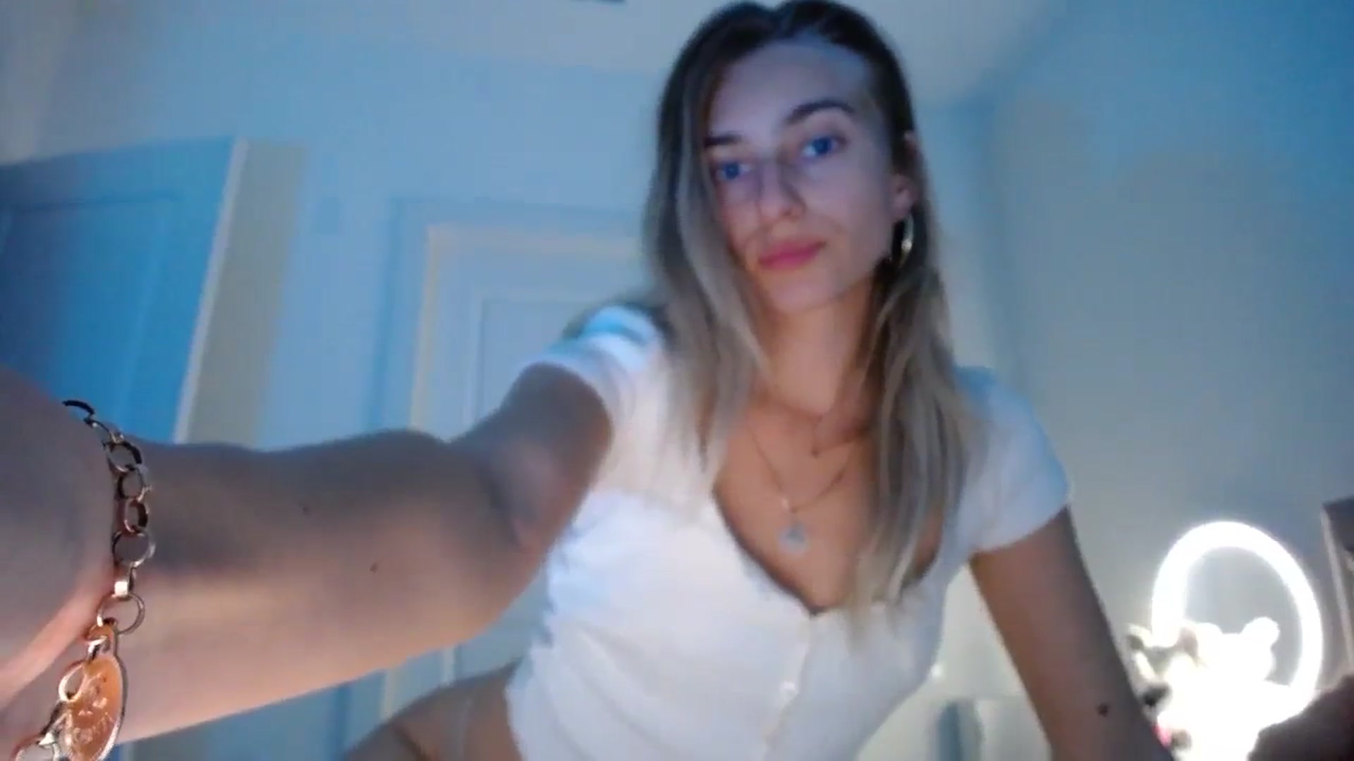 Gallery image thumbnail from Vodka_Queen's myfreecams stream on, 02/12/2024, 02:05 image 7 of 20
