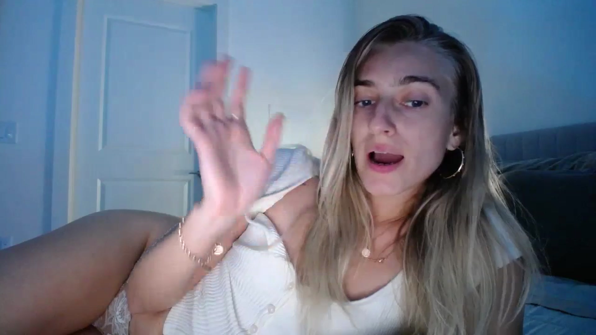 Gallery image thumbnail from Vodka_Queen's myfreecams stream on, 02/12/2024, 03:37 image 20 of 20