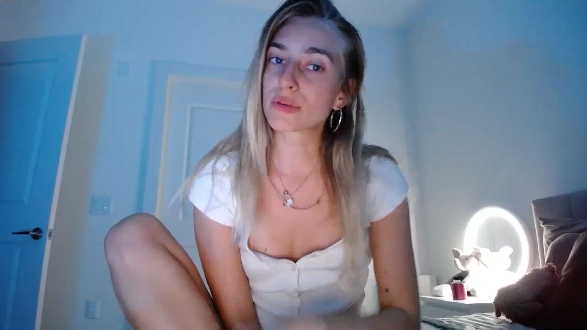 Gallery image thumbnail from Vodka_Queen's myfreecams stream on, 02/12/2024, 03:37 image 14 of 20
