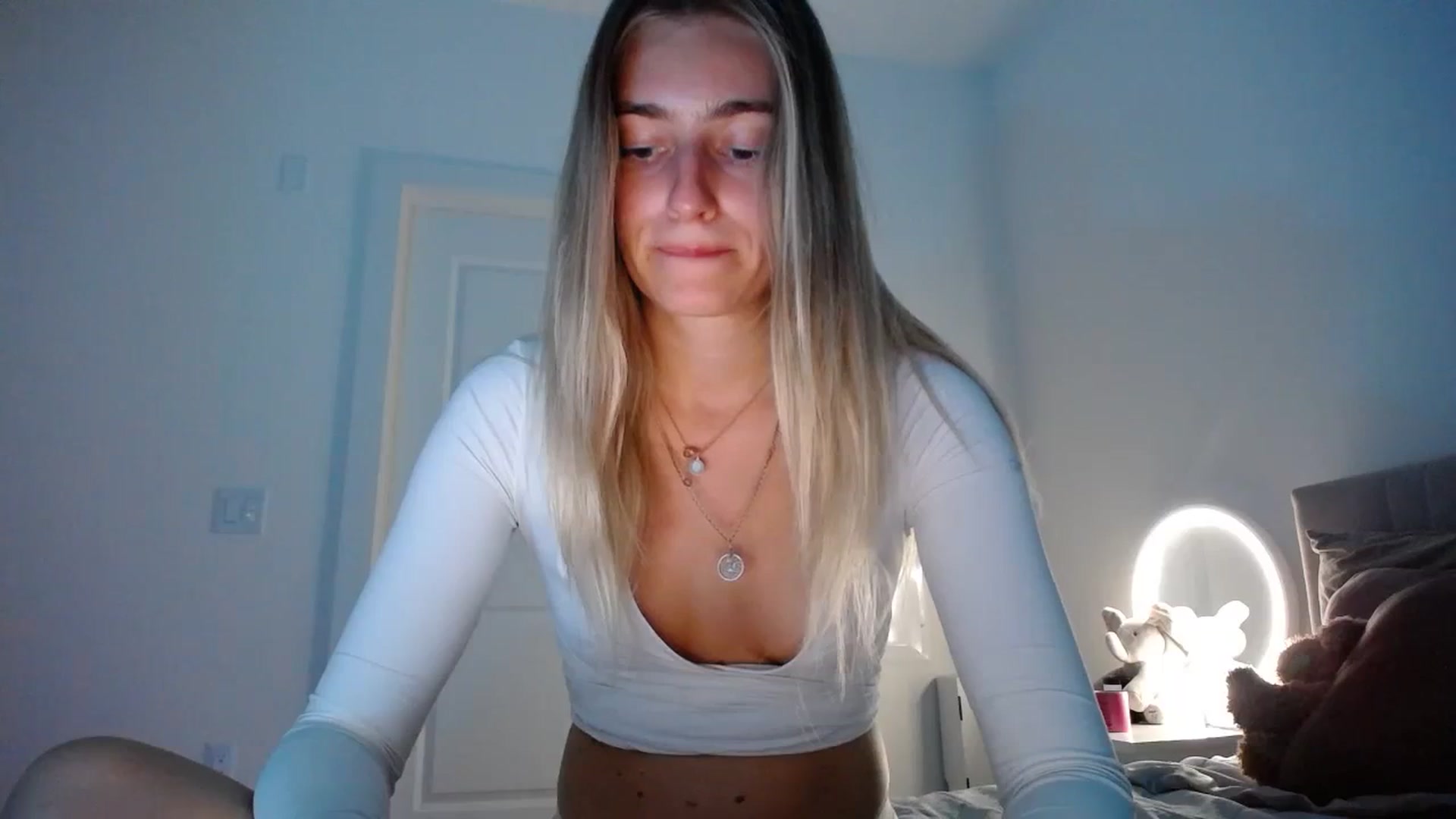 Gallery image thumbnail from Vodka_Queen's myfreecams stream on, 02/13/2024, 06:32 image 8 of 20