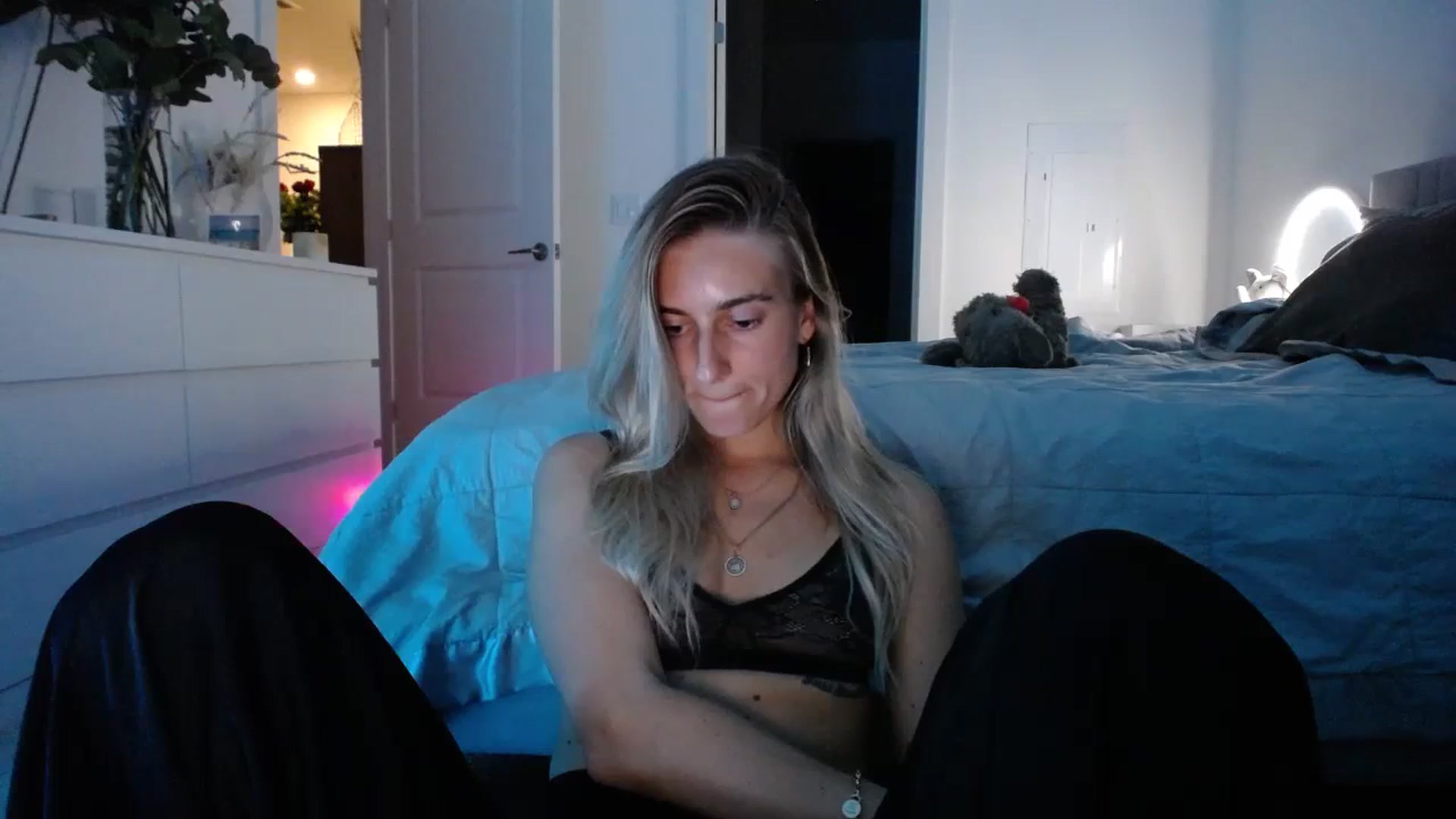 Gallery image thumbnail from Vodka_Queen's myfreecams stream on, 02/16/2024, 05:31 image 20 of 20