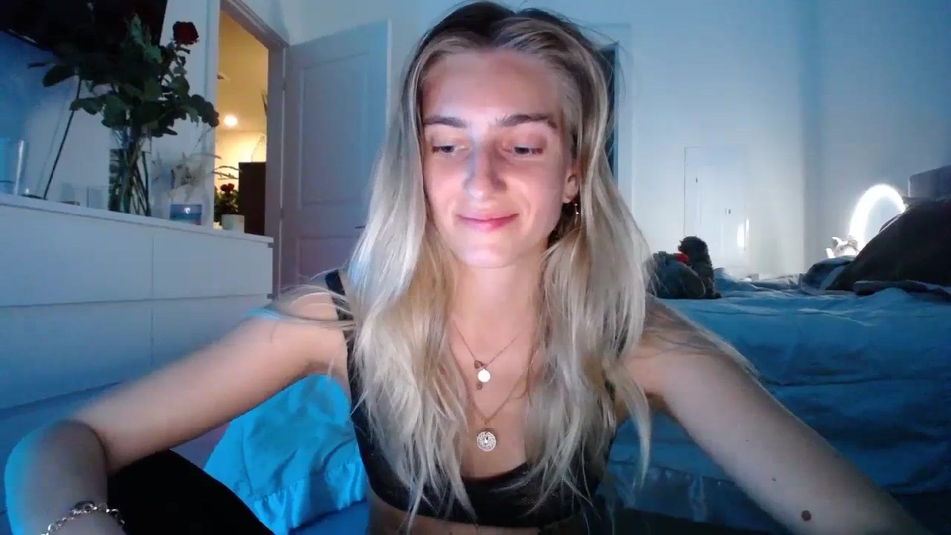 Gallery image thumbnail from Vodka_Queen's myfreecams stream on, 02/16/2024, 05:31 image 13 of 20