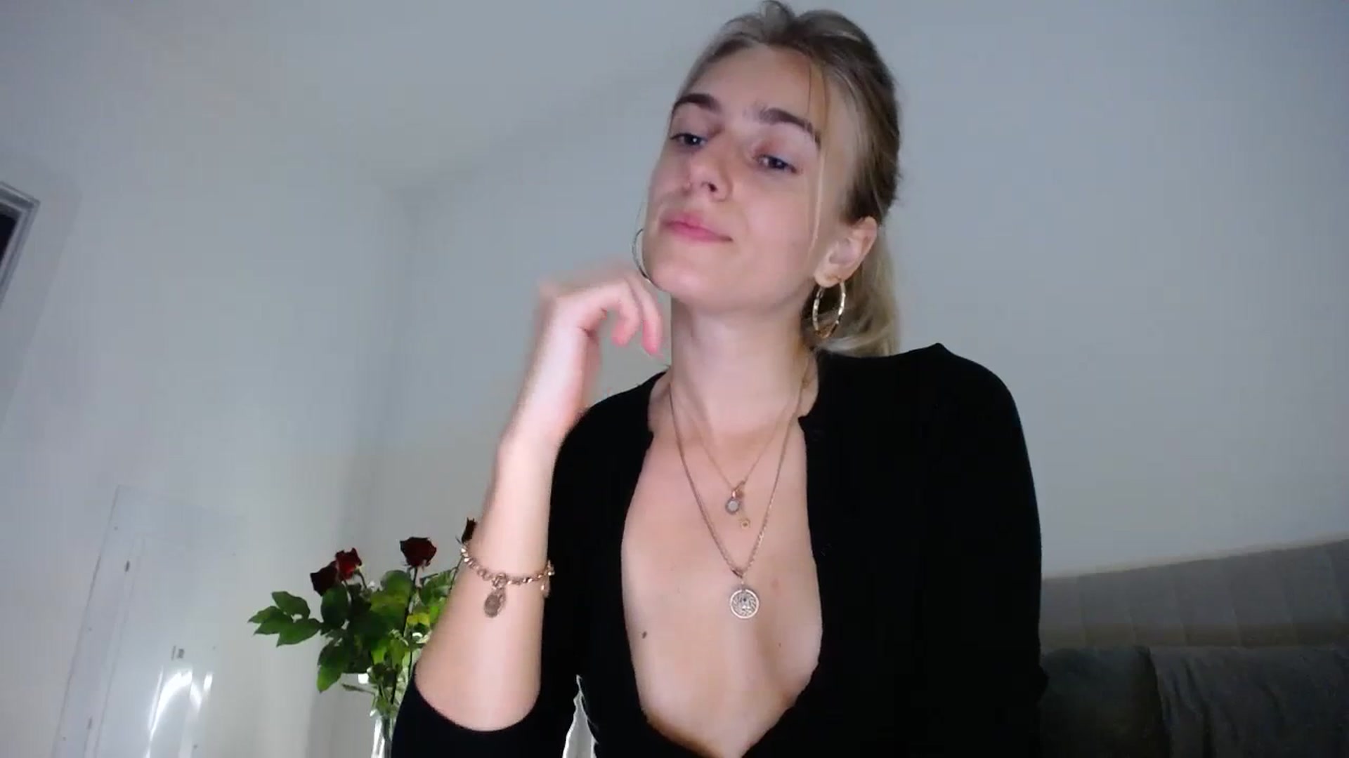 Gallery image thumbnail from Vodka_Queen's myfreecams stream on, 02/18/2024, 08:36 image 13 of 20