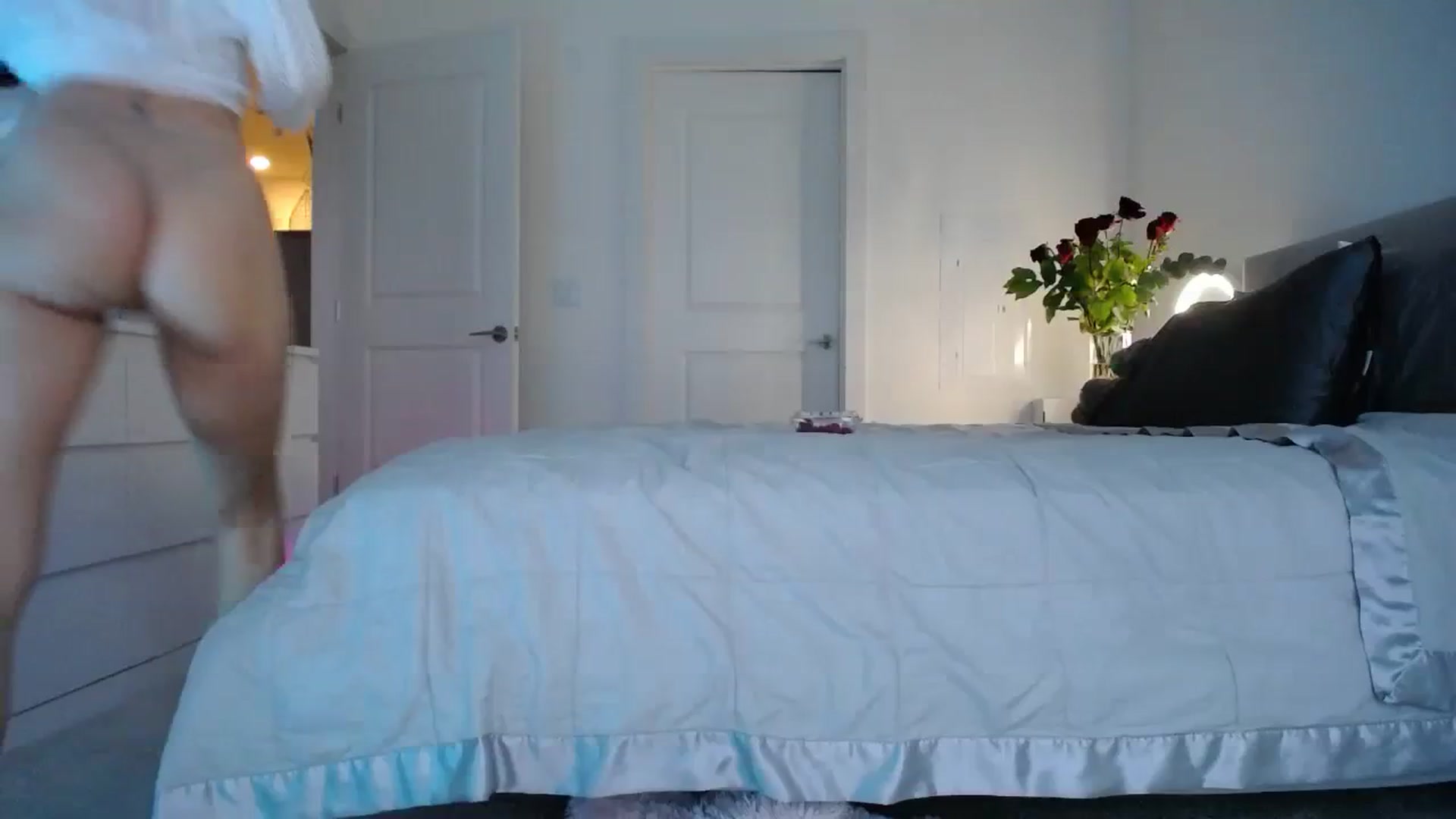 Gallery image thumbnail from Vodka_Queen's myfreecams stream on, 02/19/2024, 02:29 image 14 of 20