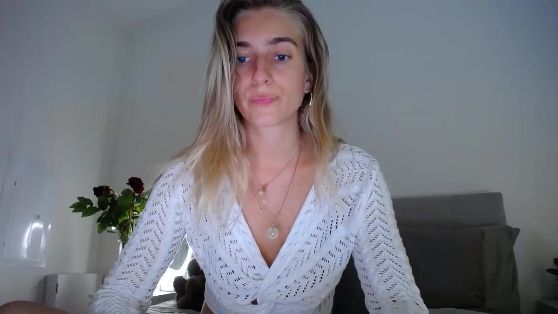 Gallery image thumbnail from Vodka_Queen's myfreecams stream on, 02/19/2024, 07:12 image 1 of 20