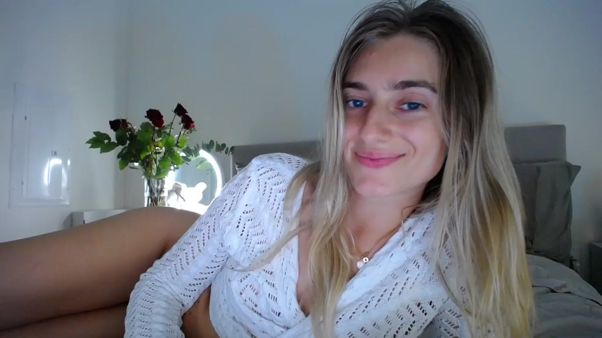 Gallery image thumbnail from Vodka_Queen's myfreecams stream on, 02/19/2024, 07:12 image 12 of 20