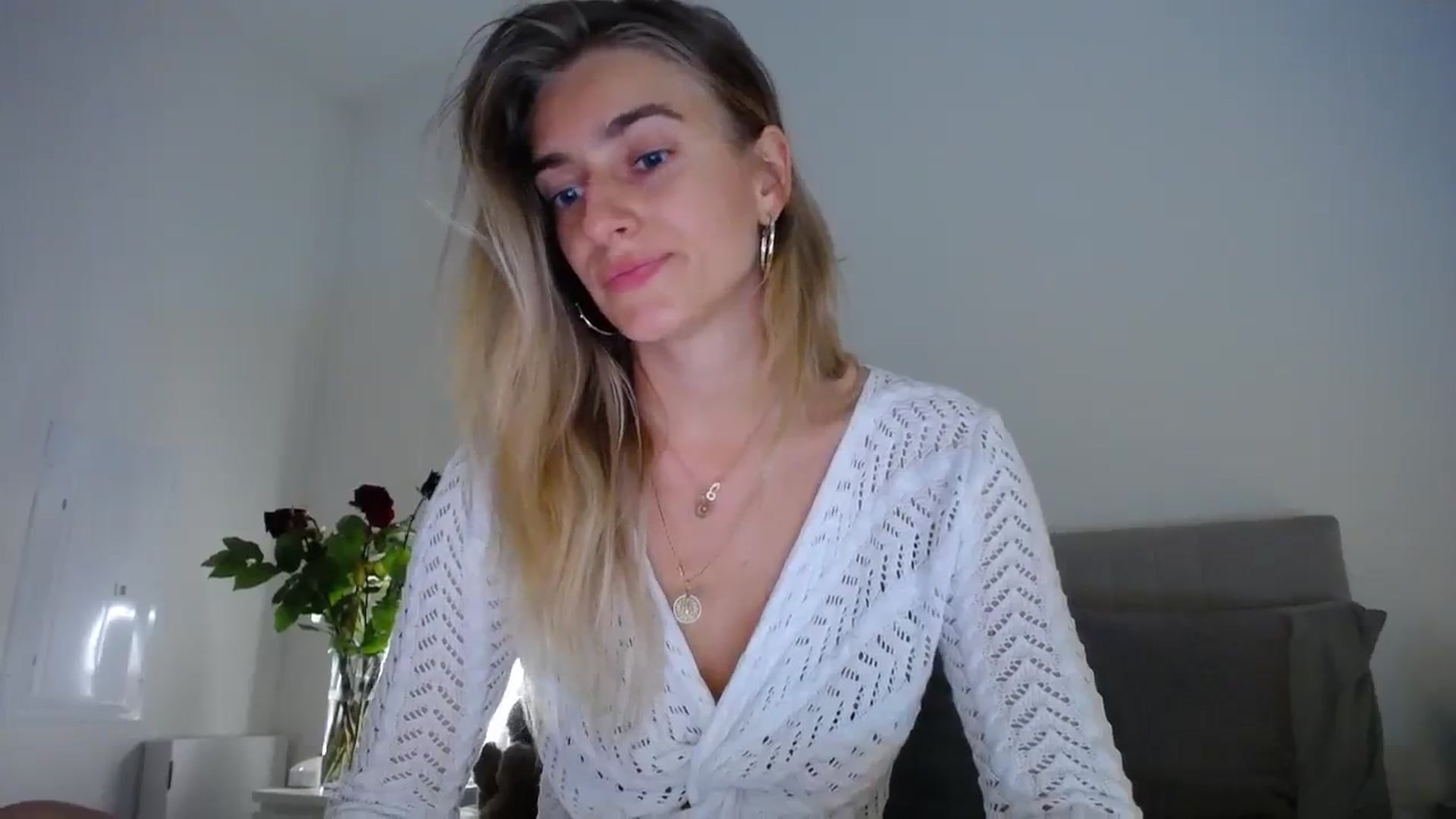 Gallery image thumbnail from Vodka_Queen's myfreecams stream on, 02/19/2024, 07:12 image 14 of 20