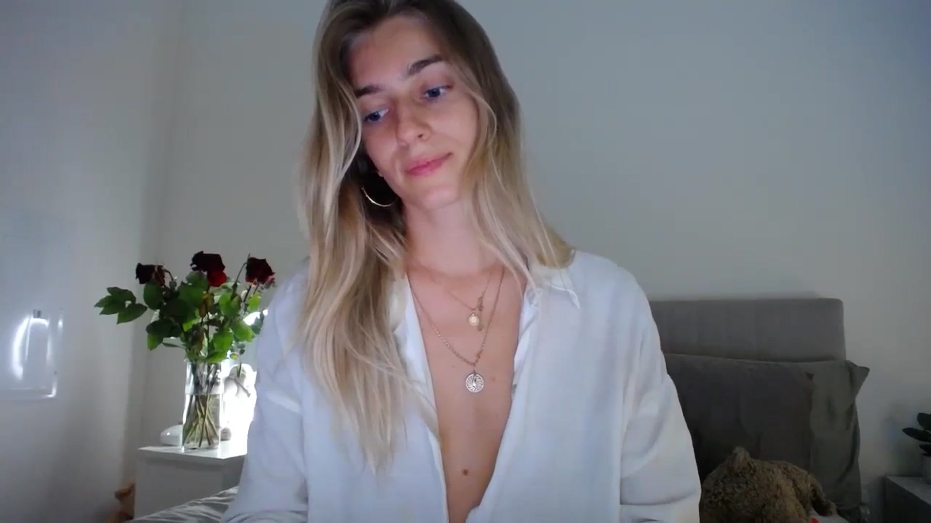 Gallery image thumbnail from Vodka_Queen's myfreecams stream on, 02/20/2024, 06:28 image 6 of 20