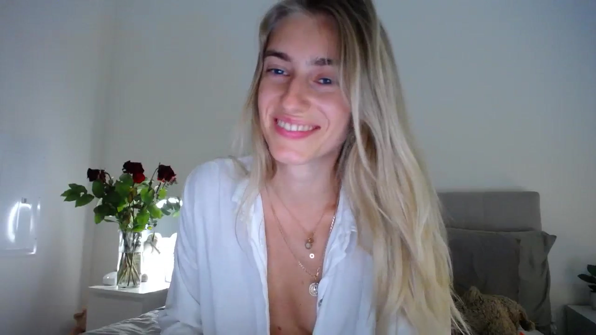 Gallery image thumbnail from Vodka_Queen's myfreecams stream on, 02/20/2024, 06:28 image 12 of 20