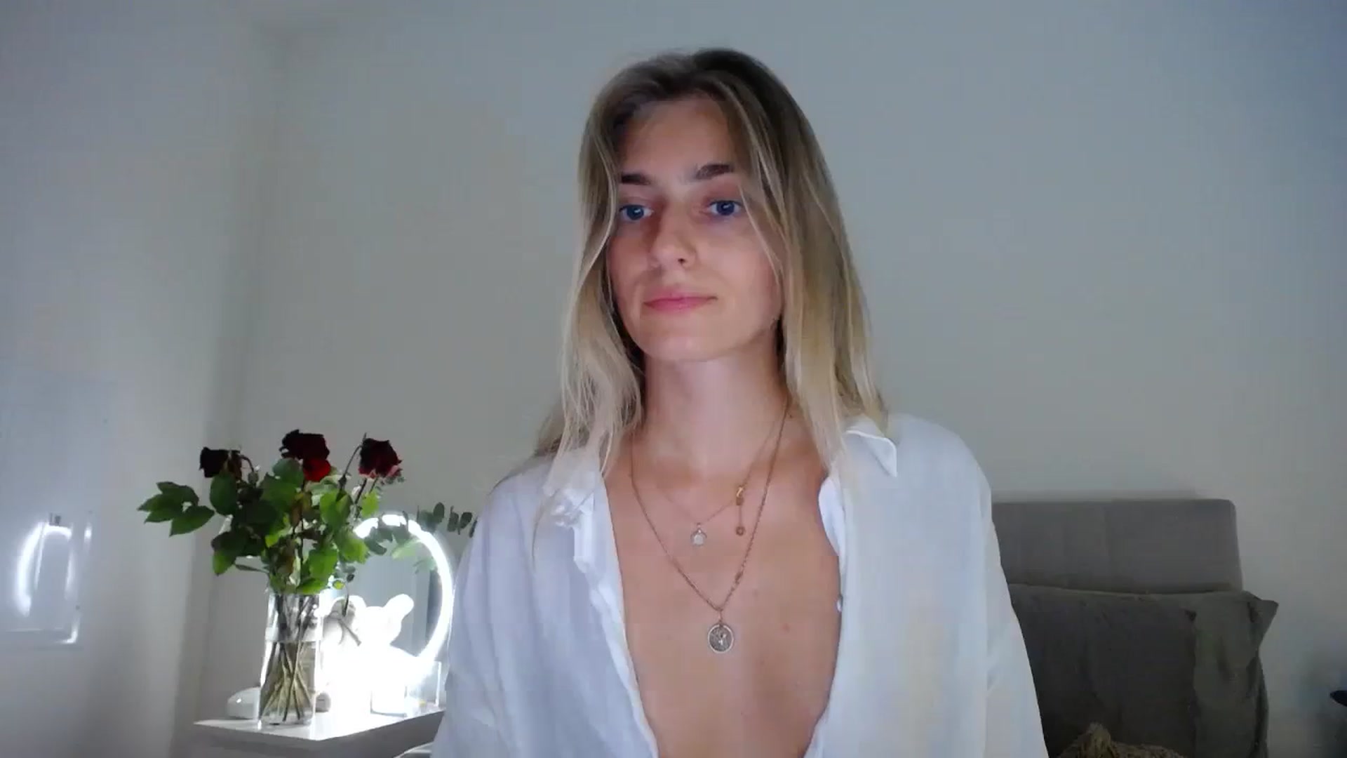 Gallery image thumbnail from Vodka_Queen's myfreecams stream on, 02/20/2024, 06:28 image 3 of 20