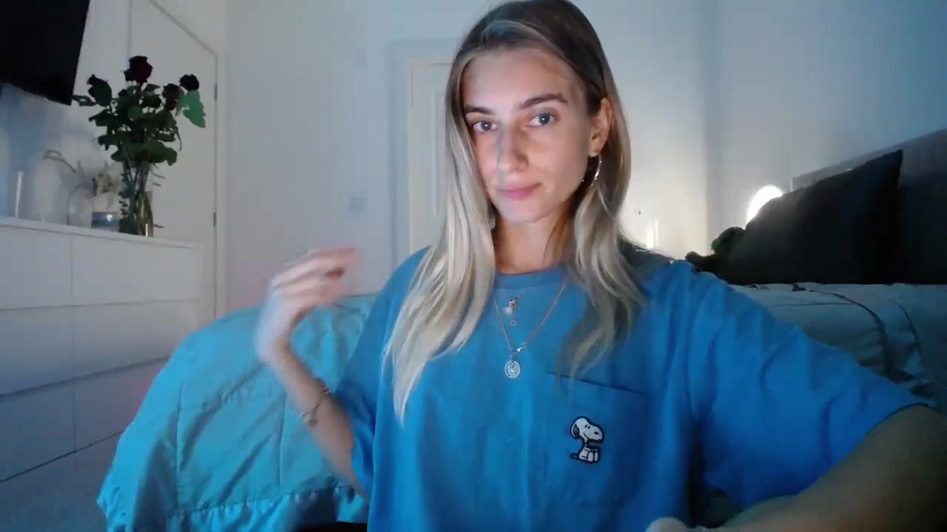 Gallery image thumbnail from Vodka_Queen's myfreecams stream on, 02/21/2024, 02:30 image 17 of 20