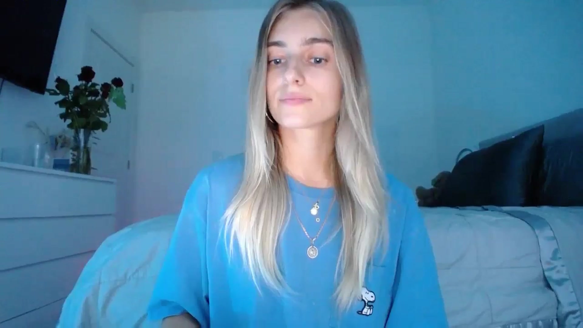 Gallery image thumbnail from Vodka_Queen's myfreecams stream on, 02/21/2024, 02:30 image 11 of 20