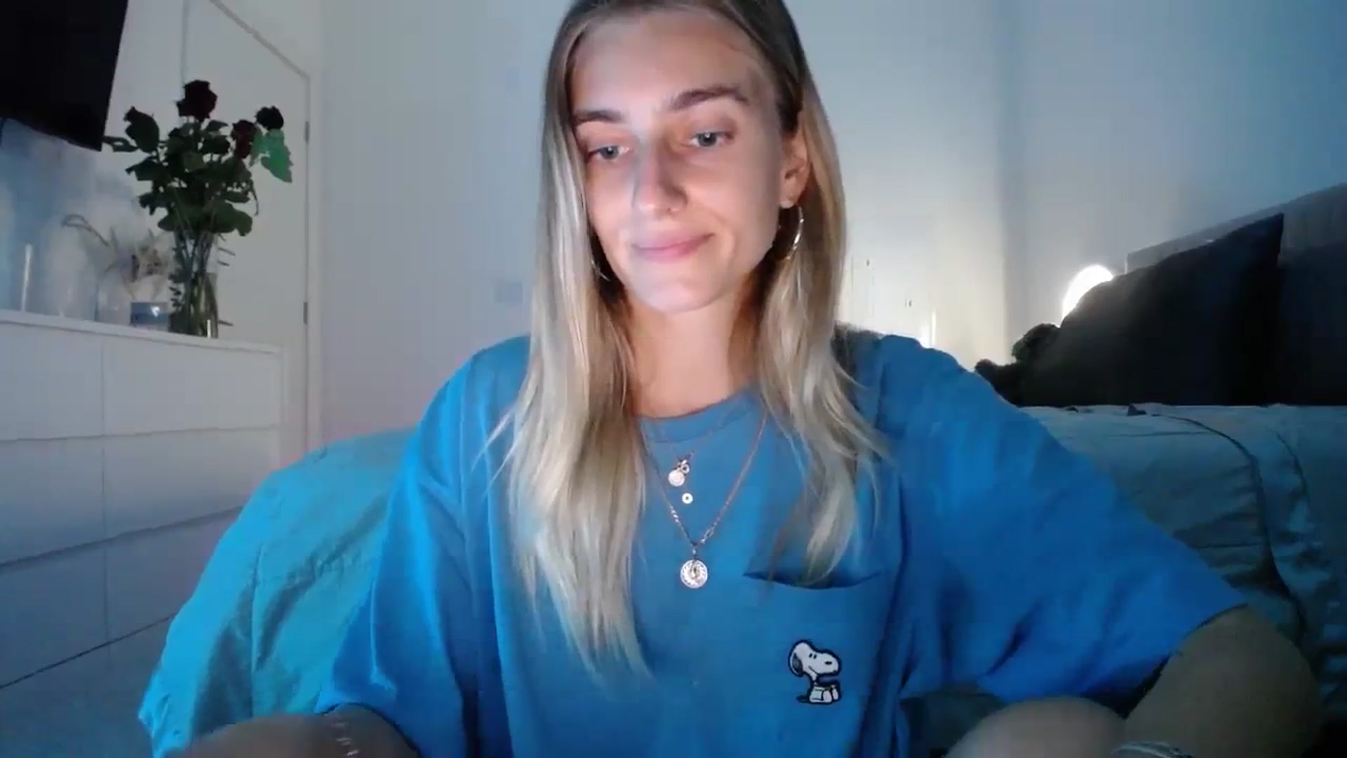 Gallery image thumbnail from Vodka_Queen's myfreecams stream on, 02/21/2024, 02:30 image 16 of 20