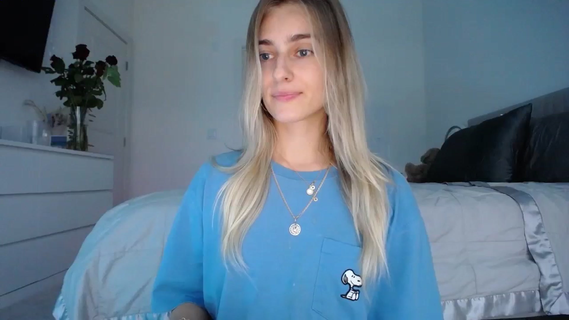 Gallery image thumbnail from Vodka_Queen's myfreecams stream on, 02/21/2024, 02:30 image 7 of 20