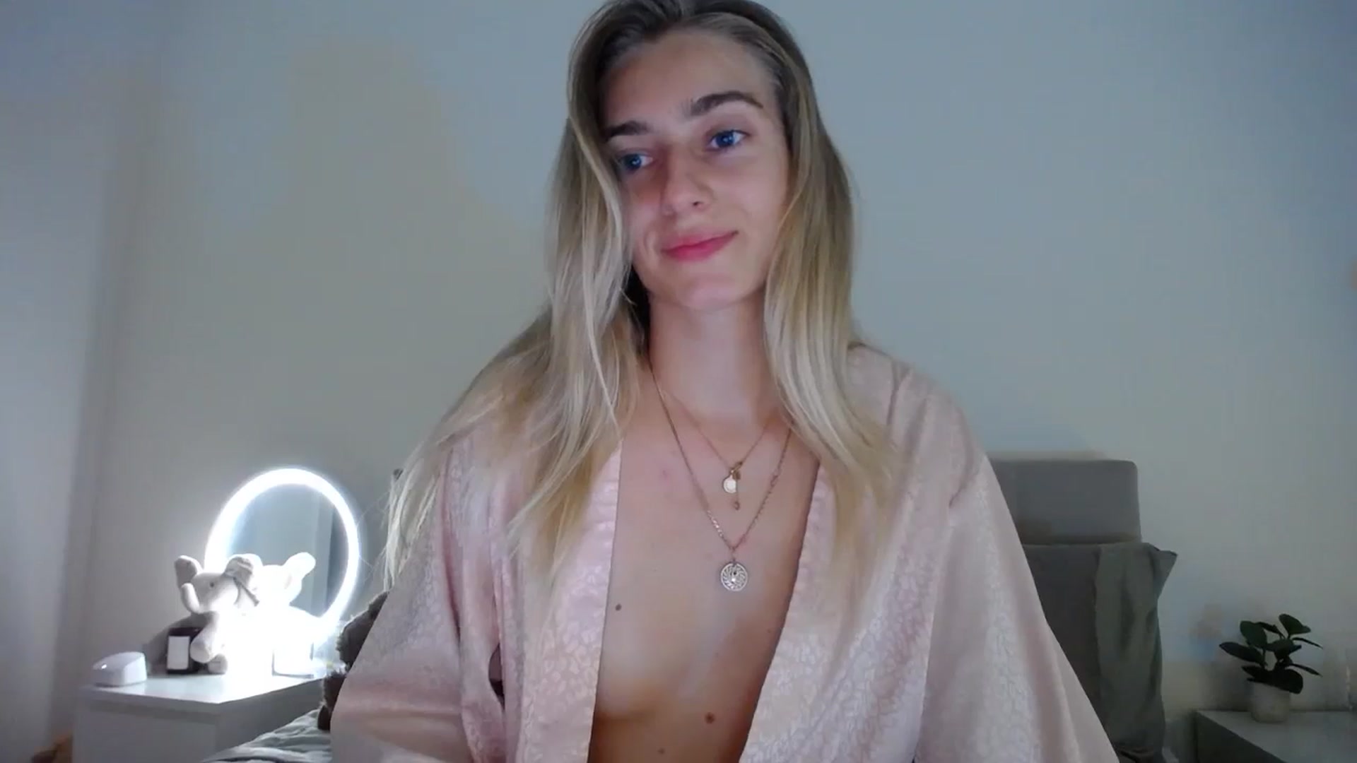 Gallery image thumbnail from Vodka_Queen's myfreecams stream on, 02/22/2024, 06:02 image 2 of 20