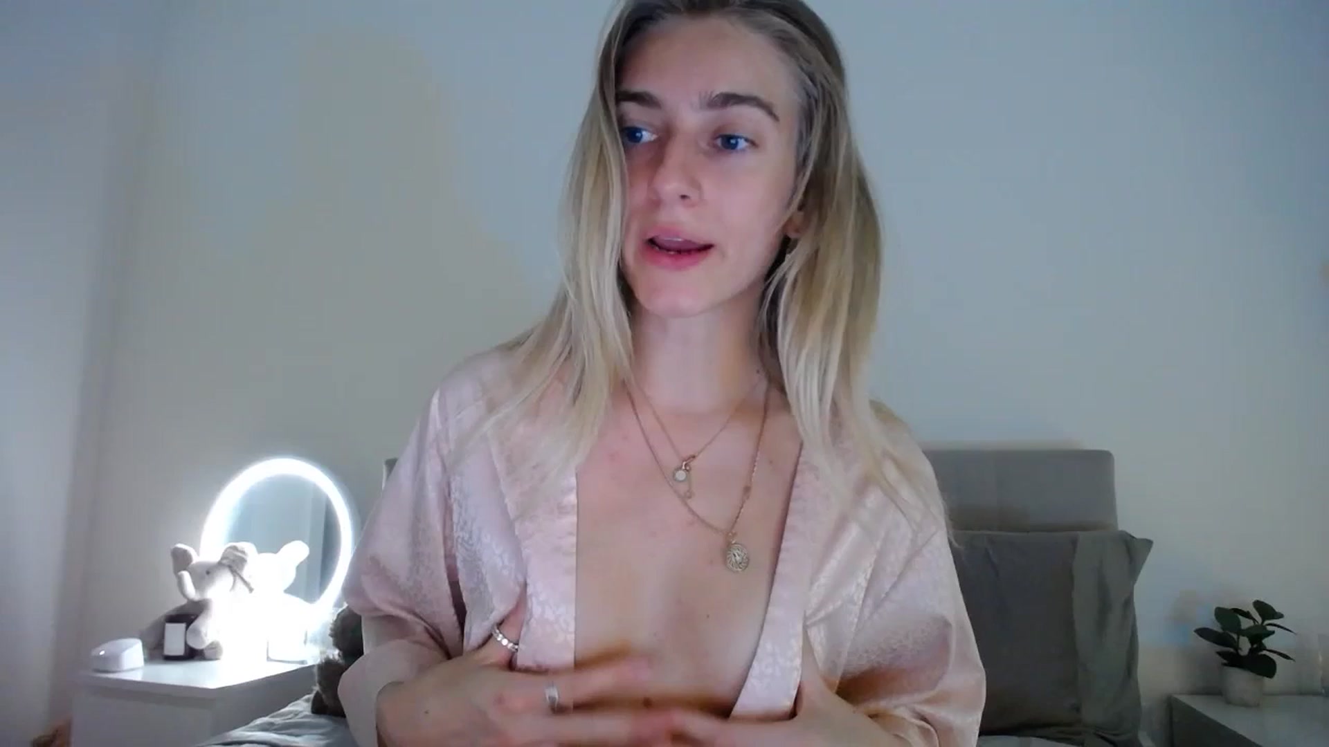 Gallery image thumbnail from Vodka_Queen's myfreecams stream on, 02/22/2024, 06:02 image 1 of 20