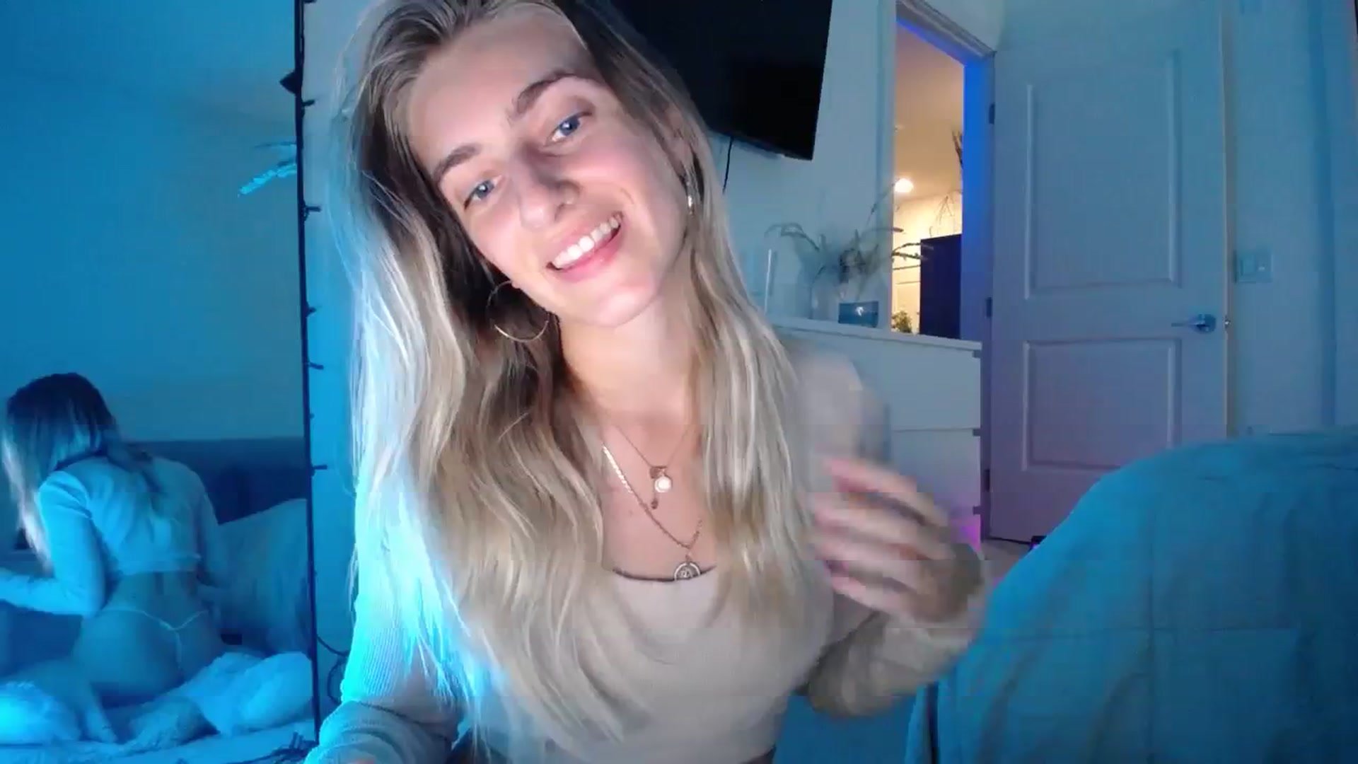 Gallery image thumbnail from Vodka_Queen's myfreecams stream on, 02/29/2024, 05:22 image 7 of 20
