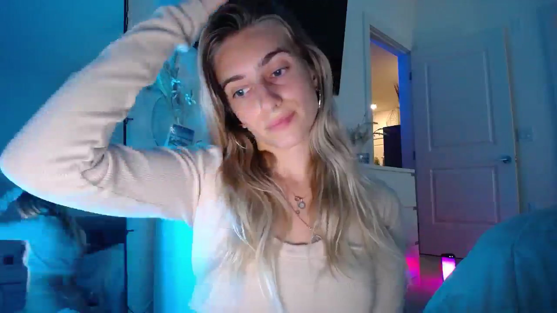 Gallery image thumbnail from Vodka_Queen's myfreecams stream on, 02/29/2024, 05:22 image 17 of 20