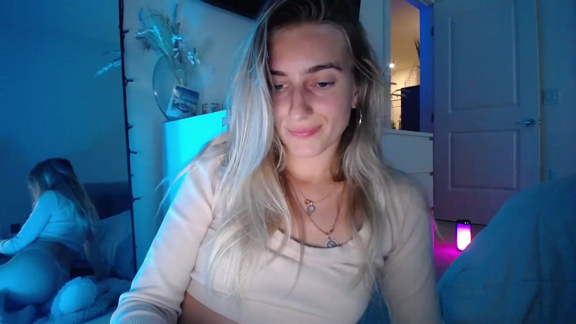 Gallery image thumbnail from Vodka_Queen's myfreecams stream on, 02/29/2024, 05:22 image 16 of 20