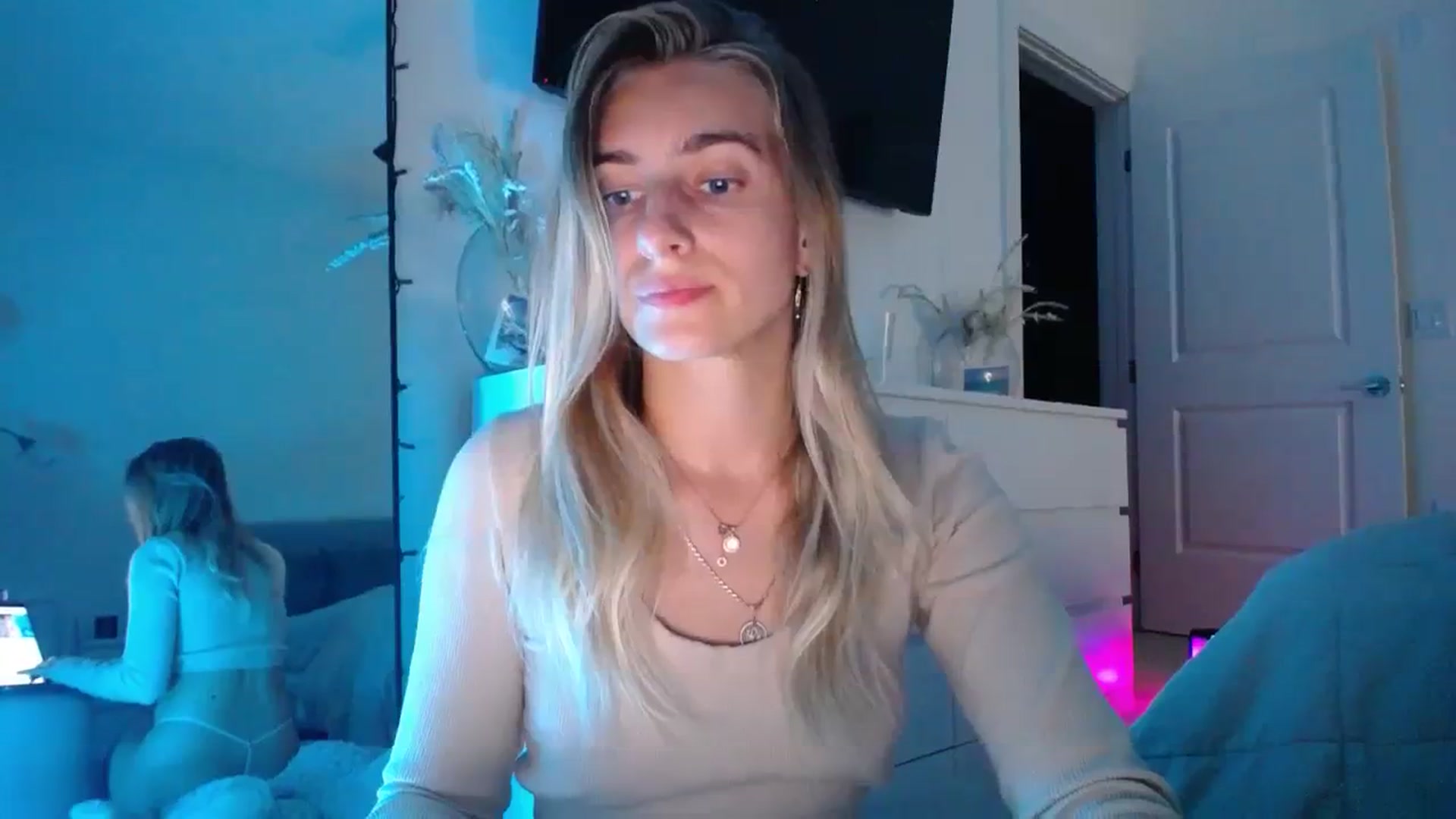 Gallery image thumbnail from Vodka_Queen's myfreecams stream on, 02/29/2024, 05:22 image 2 of 20