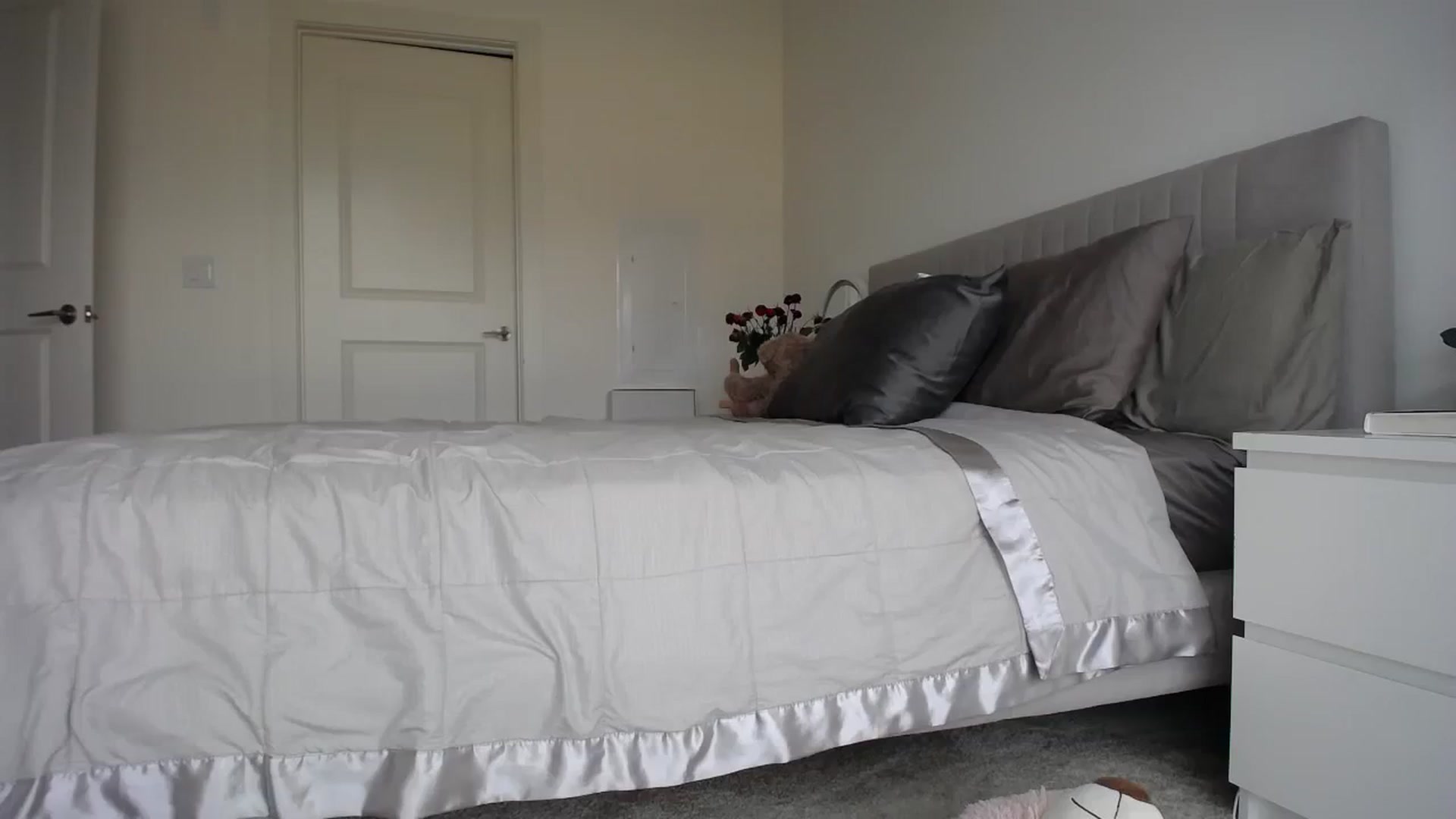 Gallery image thumbnail from Vodka_Queen's myfreecams stream on, 03/01/2024, 01:11 image 16 of 20