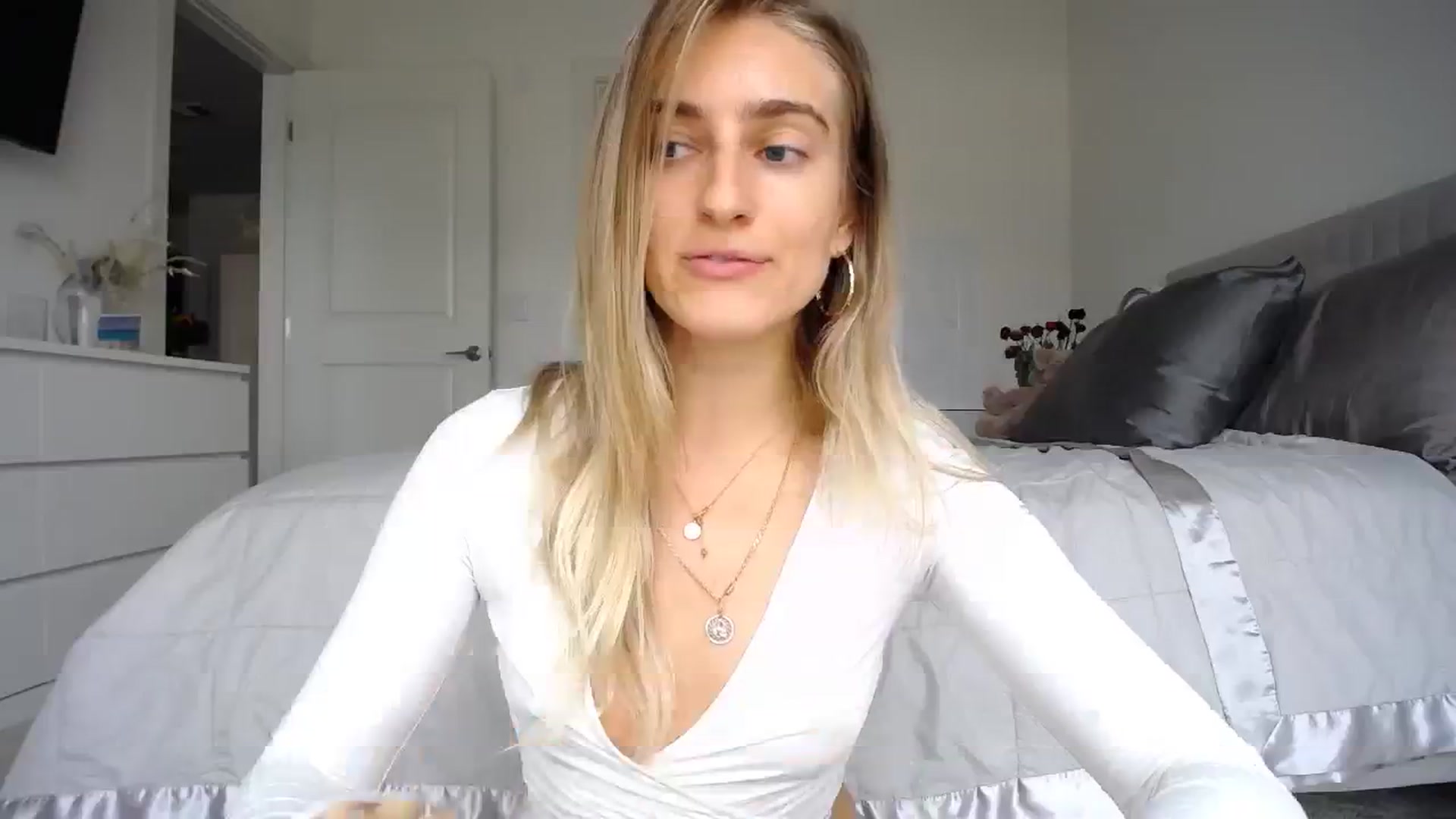 Gallery image thumbnail from Vodka_Queen's myfreecams stream on, 03/02/2024, 18:57 image 20 of 20