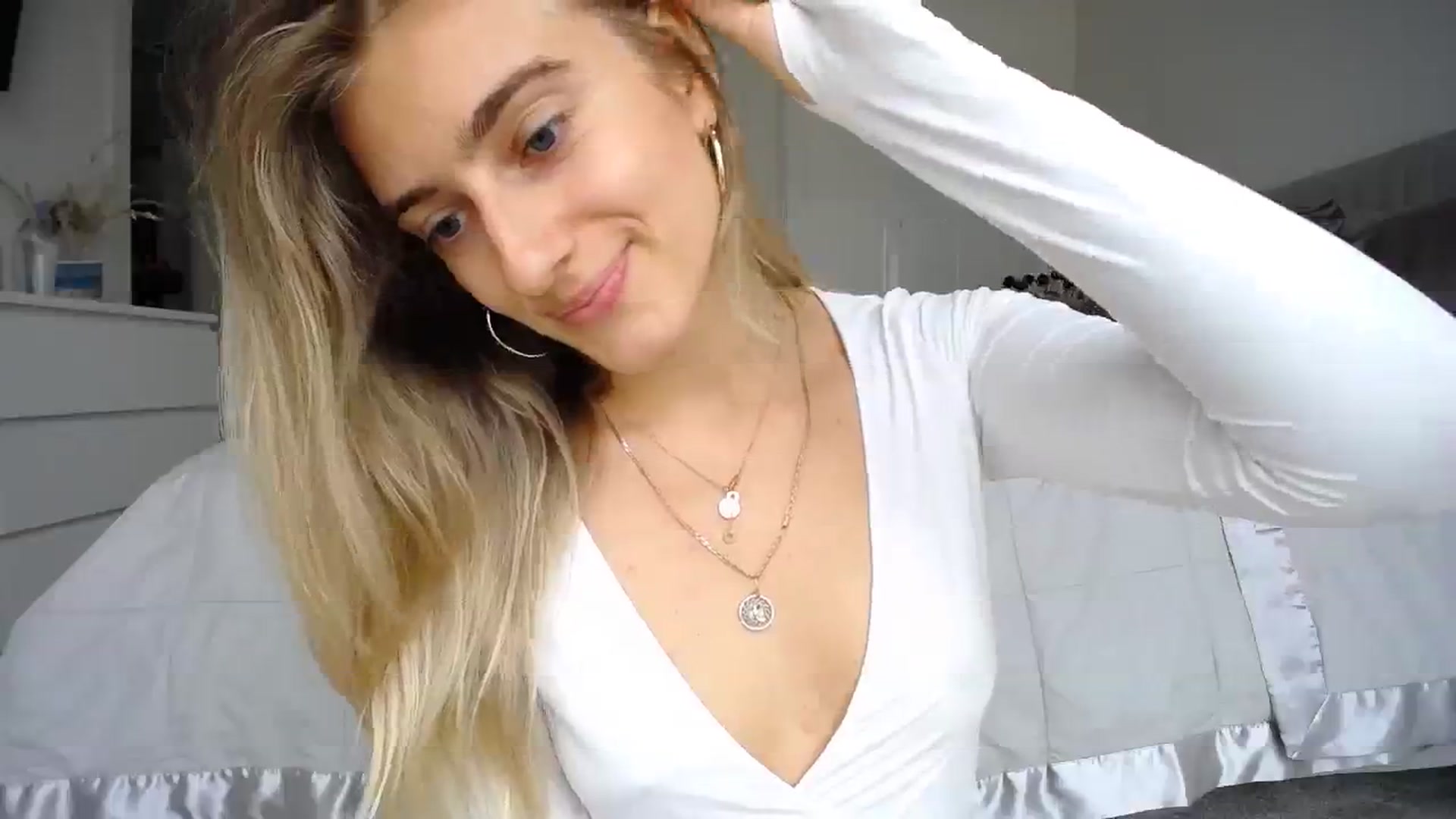Gallery image thumbnail from Vodka_Queen's myfreecams stream on, 03/02/2024, 18:57 image 15 of 20