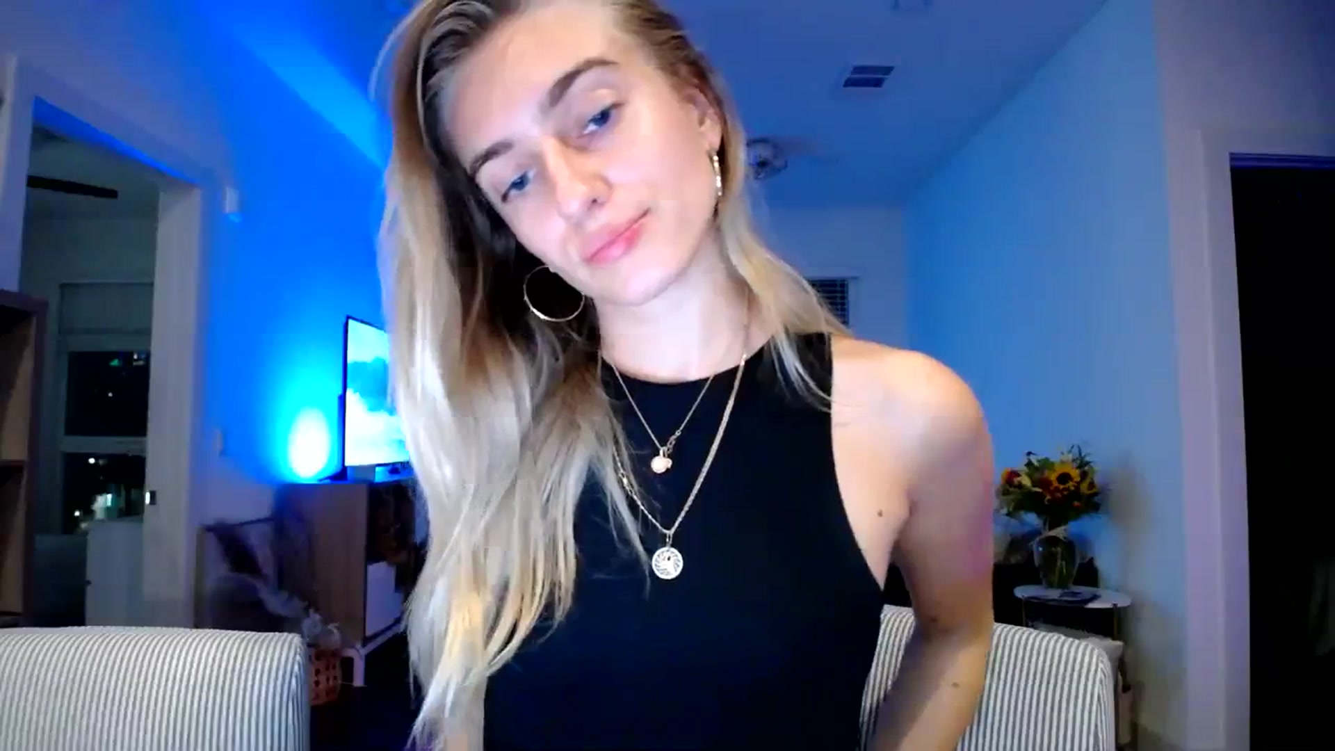 Gallery image thumbnail from Vodka_Queen's myfreecams stream on, 03/04/2024, 03:20 image 13 of 20