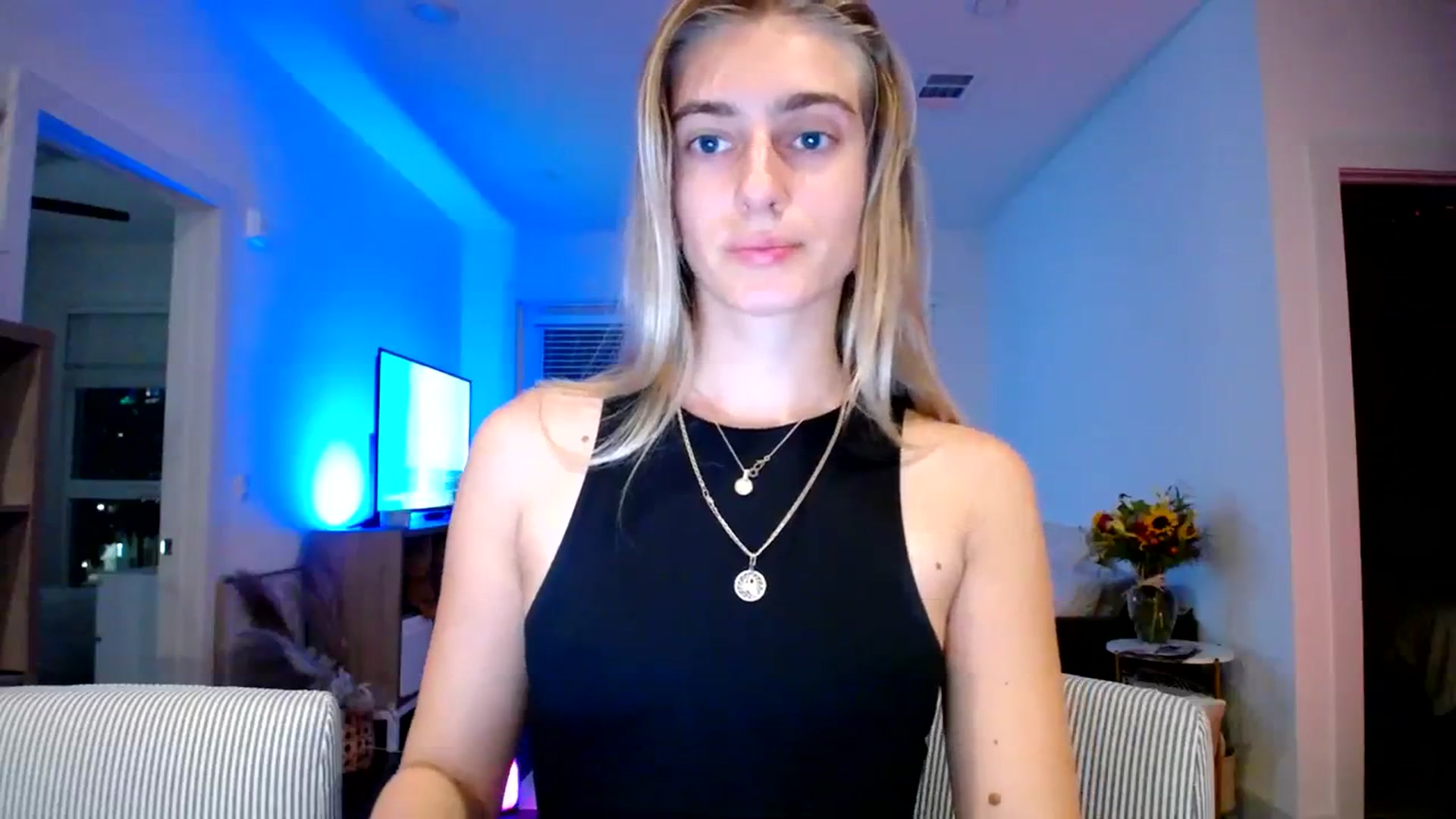 Gallery image thumbnail from Vodka_Queen's myfreecams stream on, 03/04/2024, 03:20 image 15 of 20
