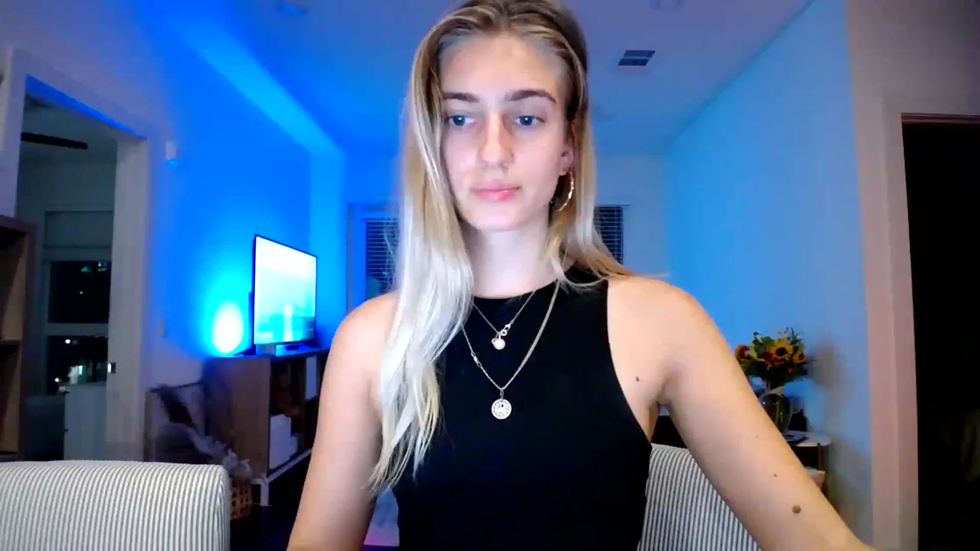 Gallery image thumbnail from Vodka_Queen's myfreecams stream on, 03/04/2024, 03:20 image 18 of 20