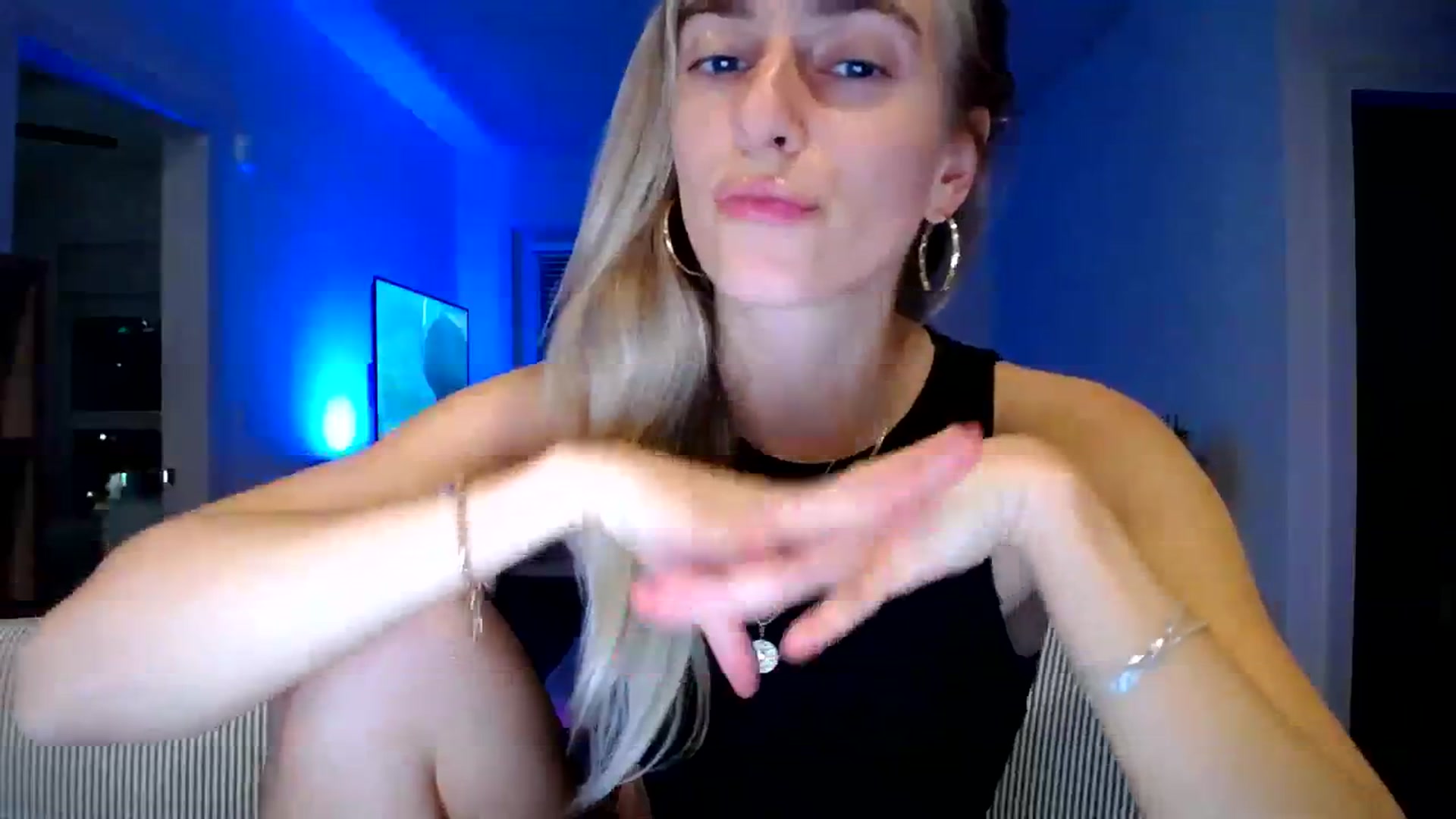 Gallery image thumbnail from Vodka_Queen's myfreecams stream on, 03/04/2024, 03:20 image 9 of 20