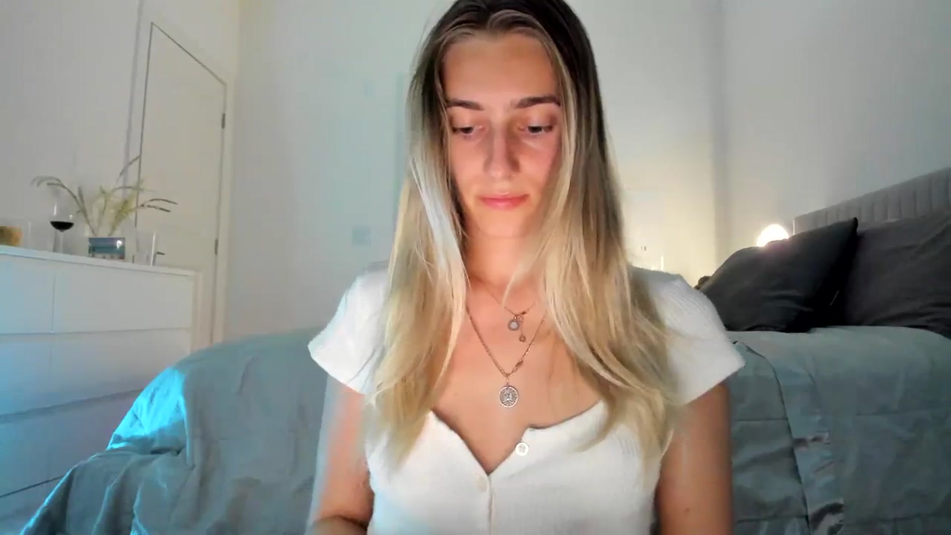Gallery image thumbnail from Vodka_Queen's myfreecams stream on, 03/10/2024, 04:36 image 6 of 20