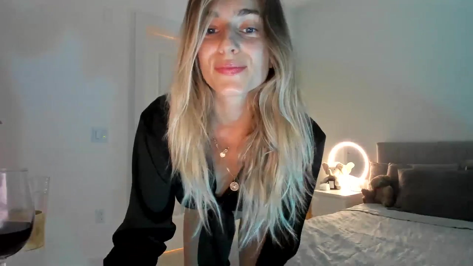 Gallery image thumbnail from Vodka_Queen's myfreecams stream on, 03/10/2024, 06:18 image 13 of 20