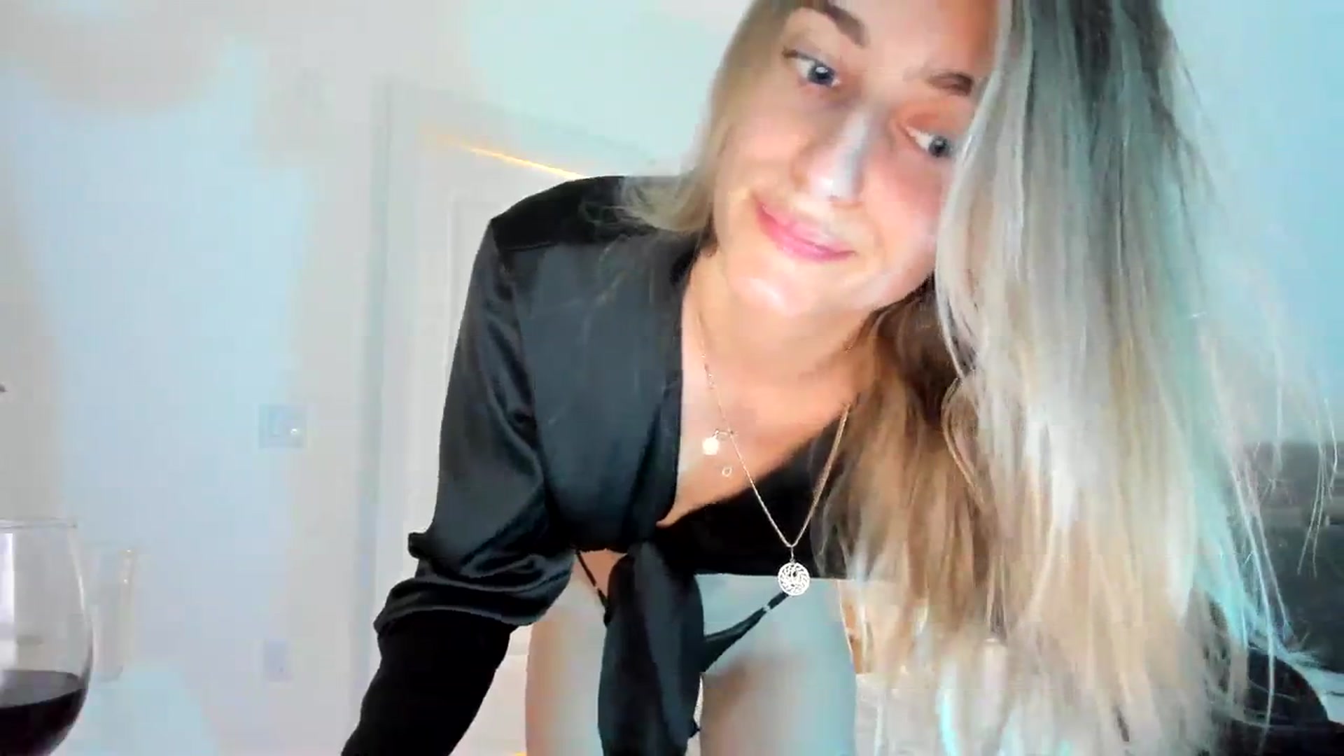 Gallery image thumbnail from Vodka_Queen's myfreecams stream on, 03/10/2024, 06:18 image 16 of 20