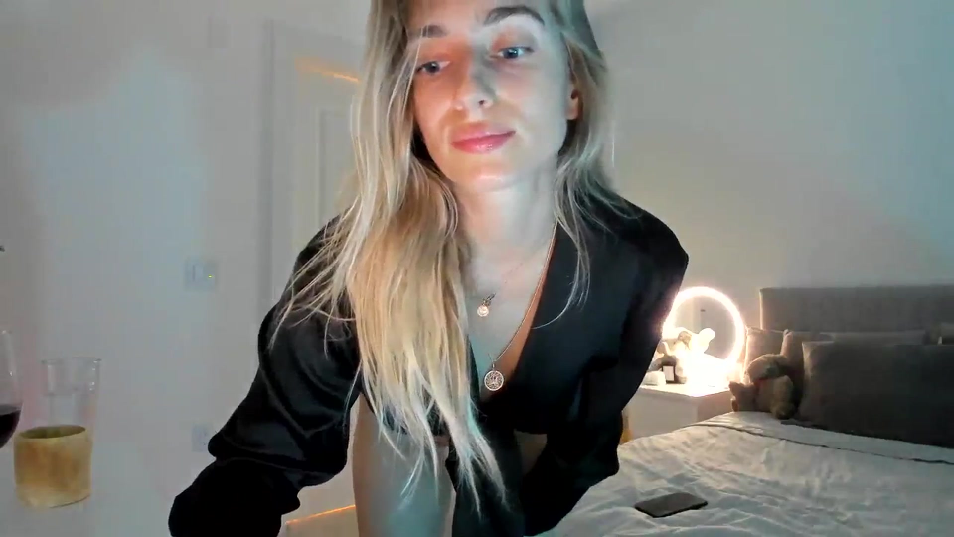 Gallery image thumbnail from Vodka_Queen's myfreecams stream on, 03/10/2024, 06:18 image 6 of 20