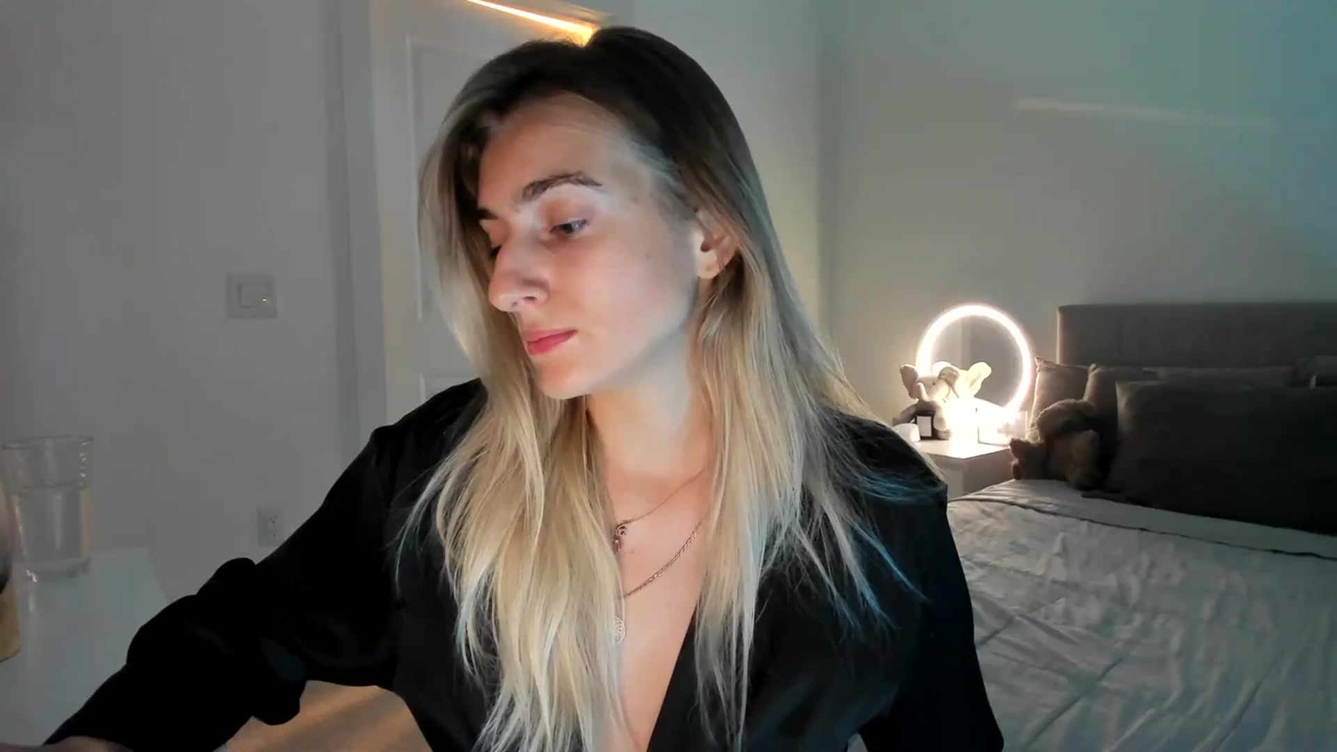 Gallery image thumbnail from Vodka_Queen's myfreecams stream on, 03/10/2024, 07:21 image 1 of 20