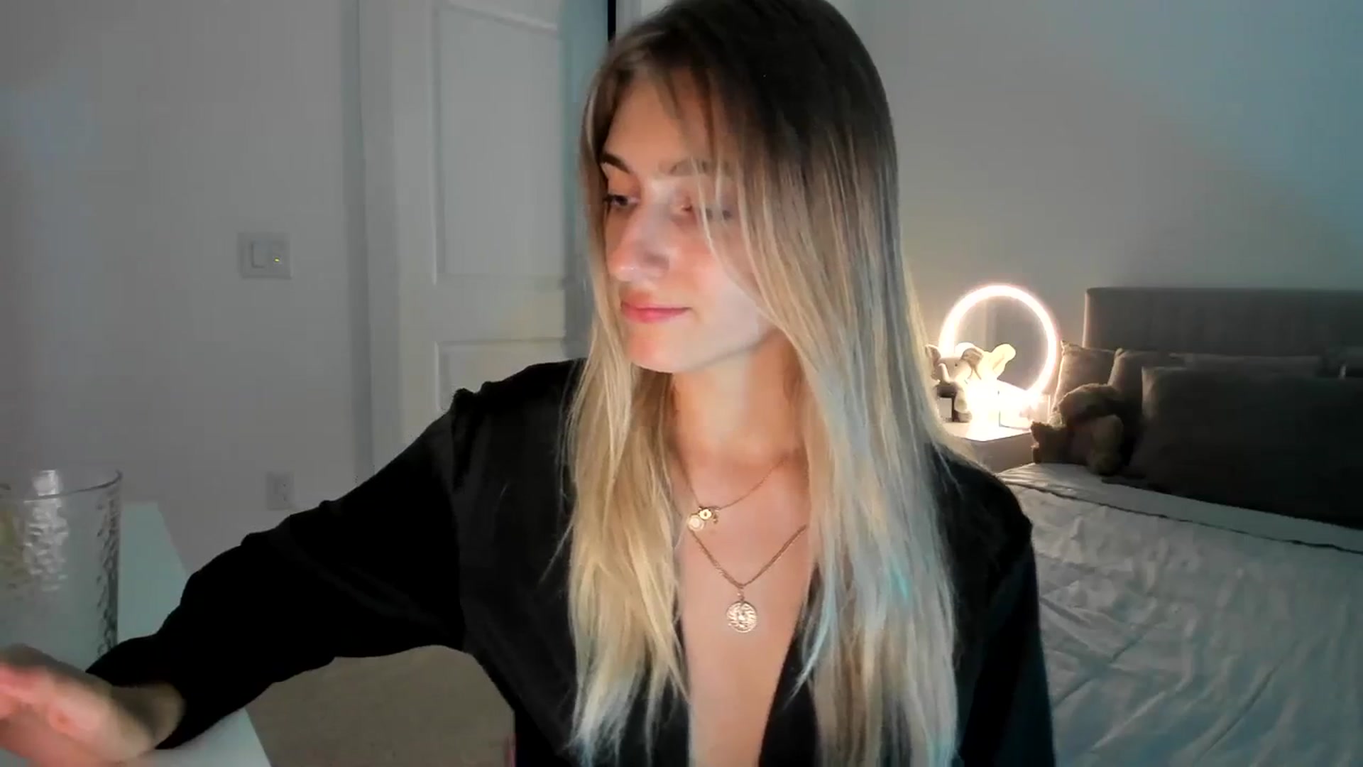 Gallery image thumbnail from Vodka_Queen's myfreecams stream on, 03/10/2024, 07:21 image 14 of 20
