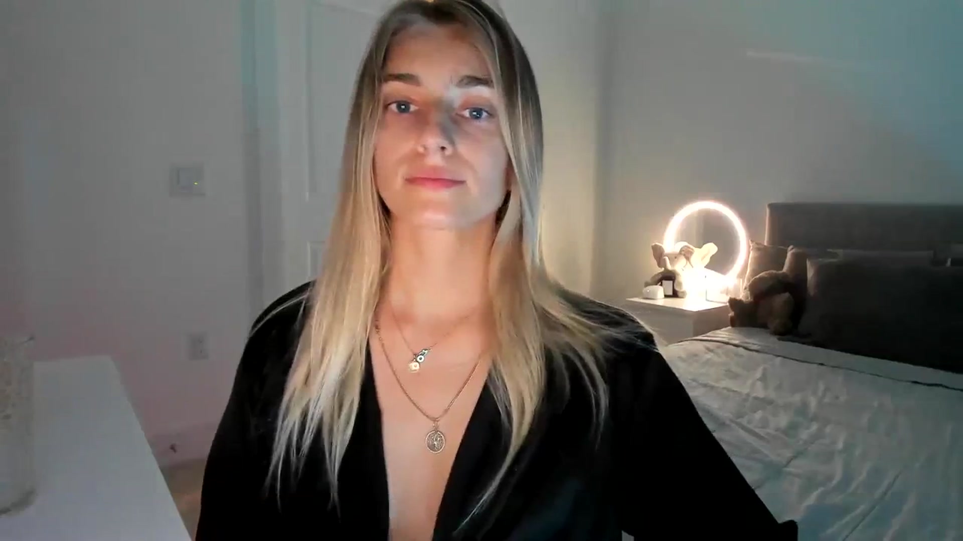 Gallery image thumbnail from Vodka_Queen's myfreecams stream on, 03/10/2024, 07:21 image 19 of 20