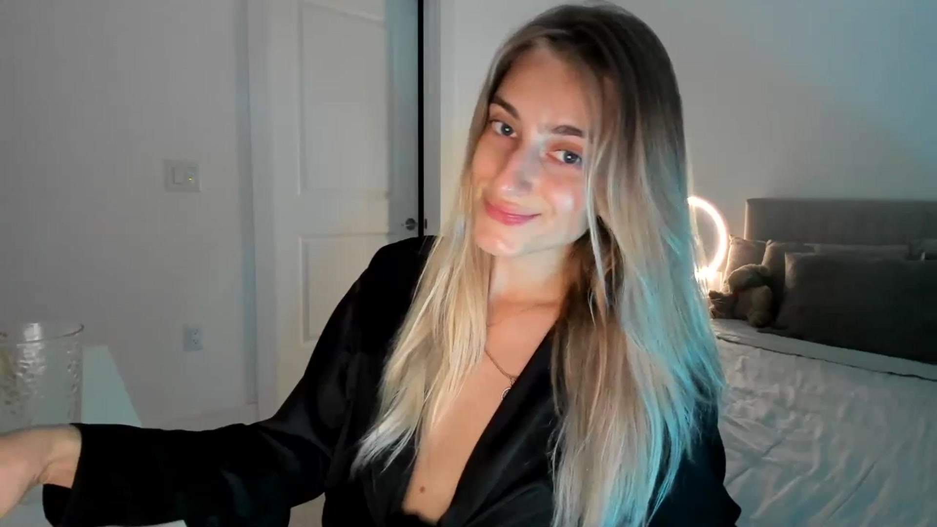 Gallery image thumbnail from Vodka_Queen's myfreecams stream on, 03/10/2024, 07:21 image 13 of 20